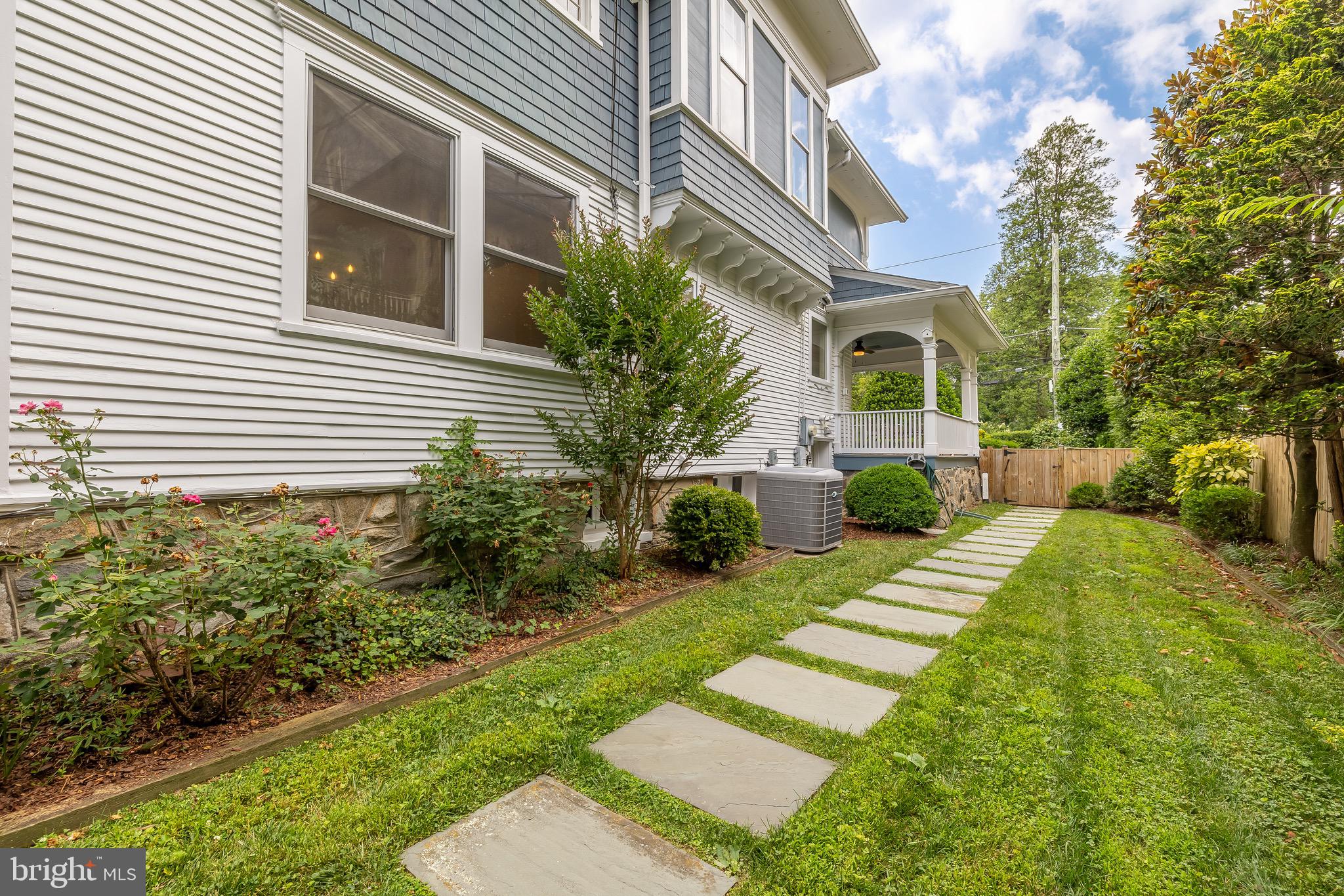 CLEVELAND PARK - Residential