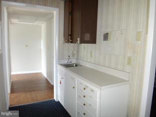 SOUTH END - Commercial Sale