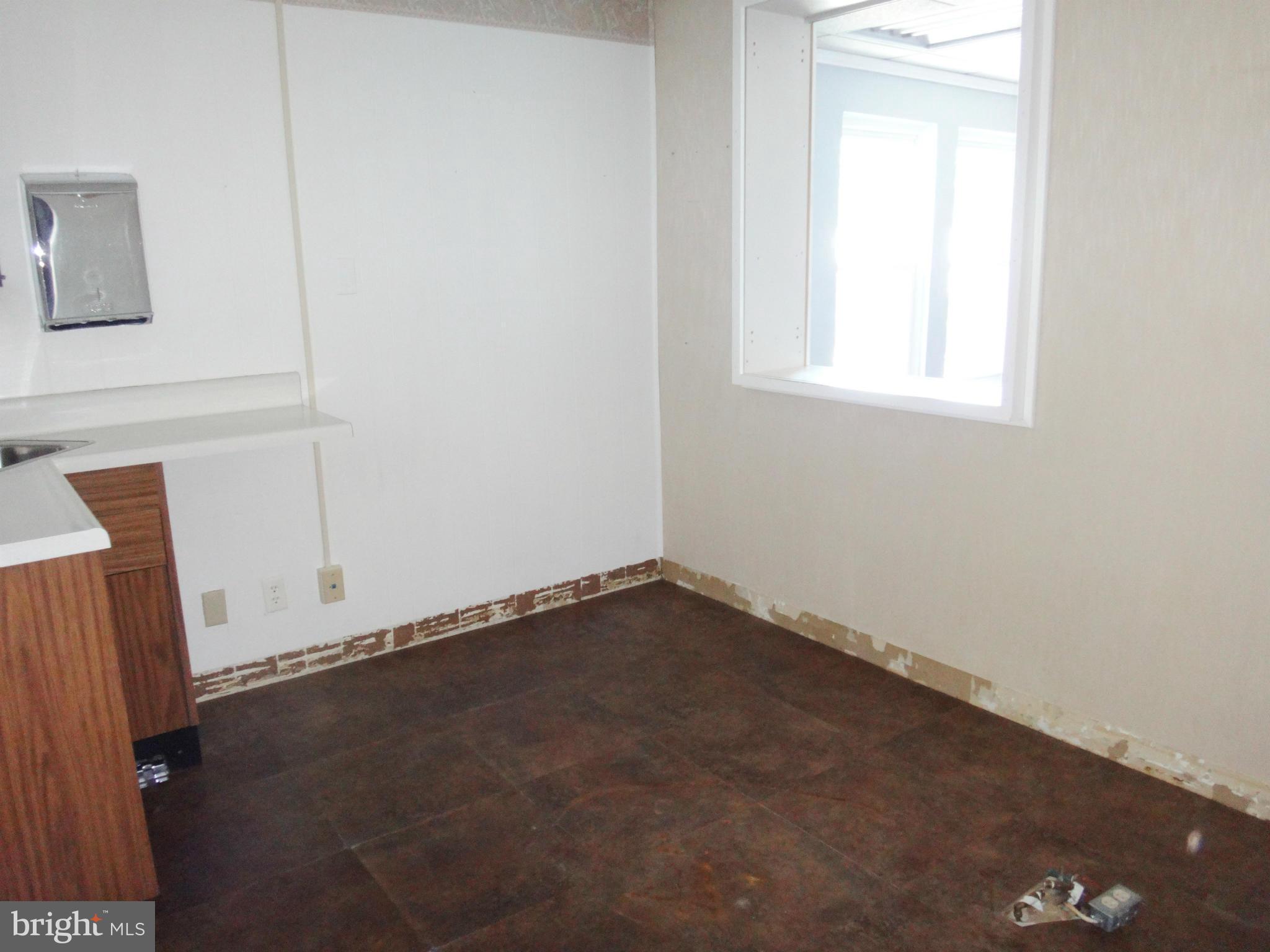 SOUTH END - Commercial Sale