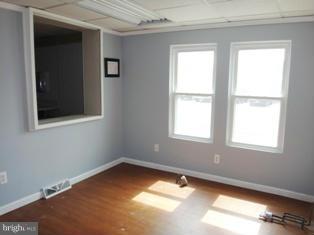 SOUTH END - Commercial Sale