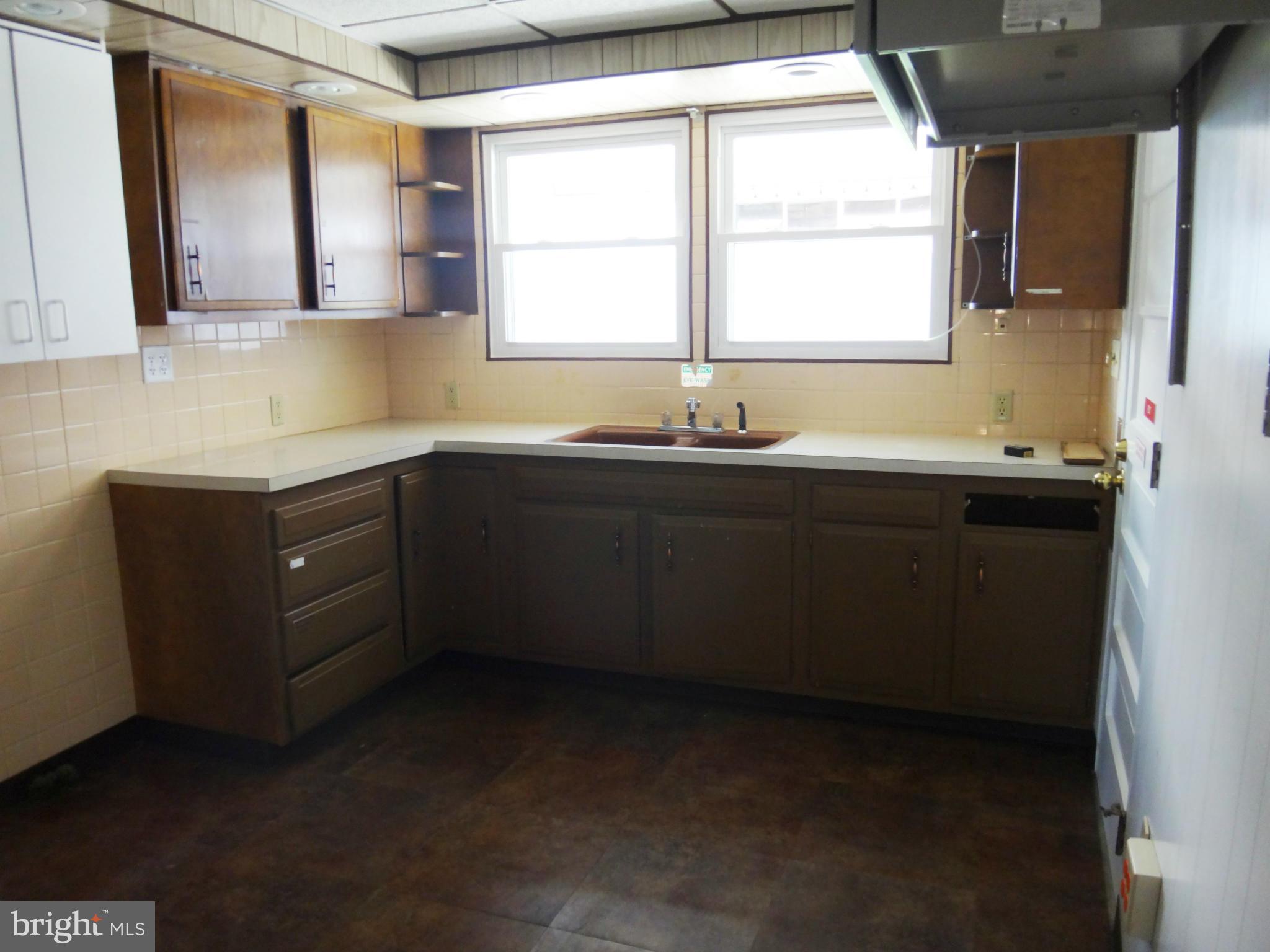 SOUTH END - Commercial Sale