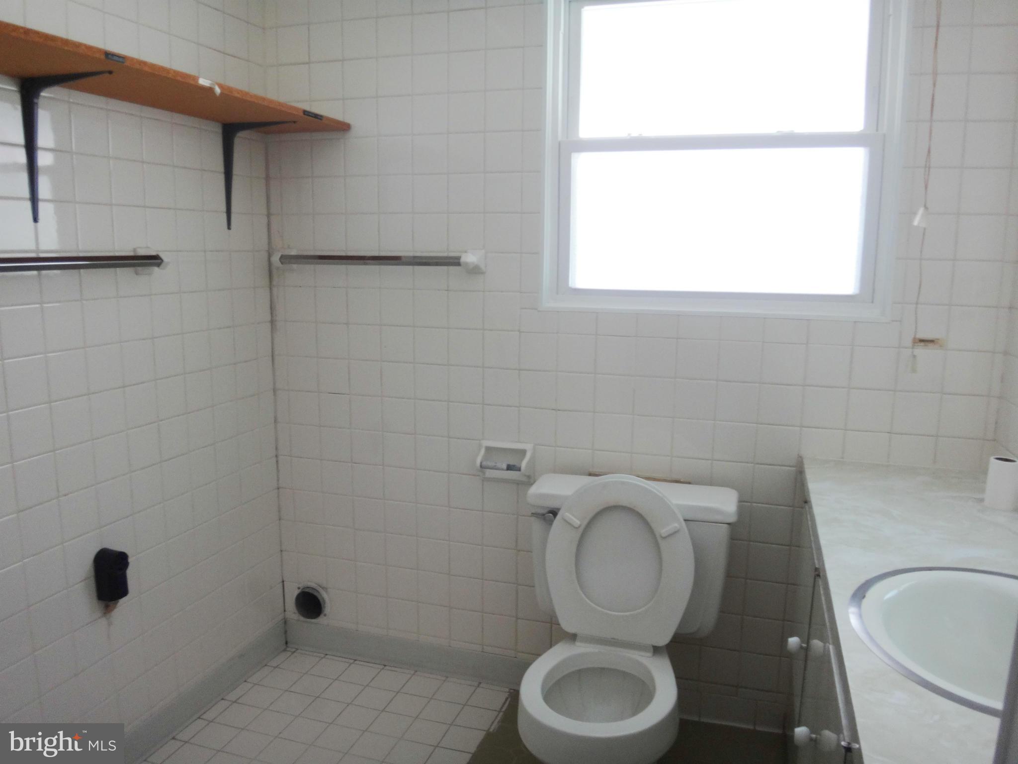 SOUTH END - Commercial Sale