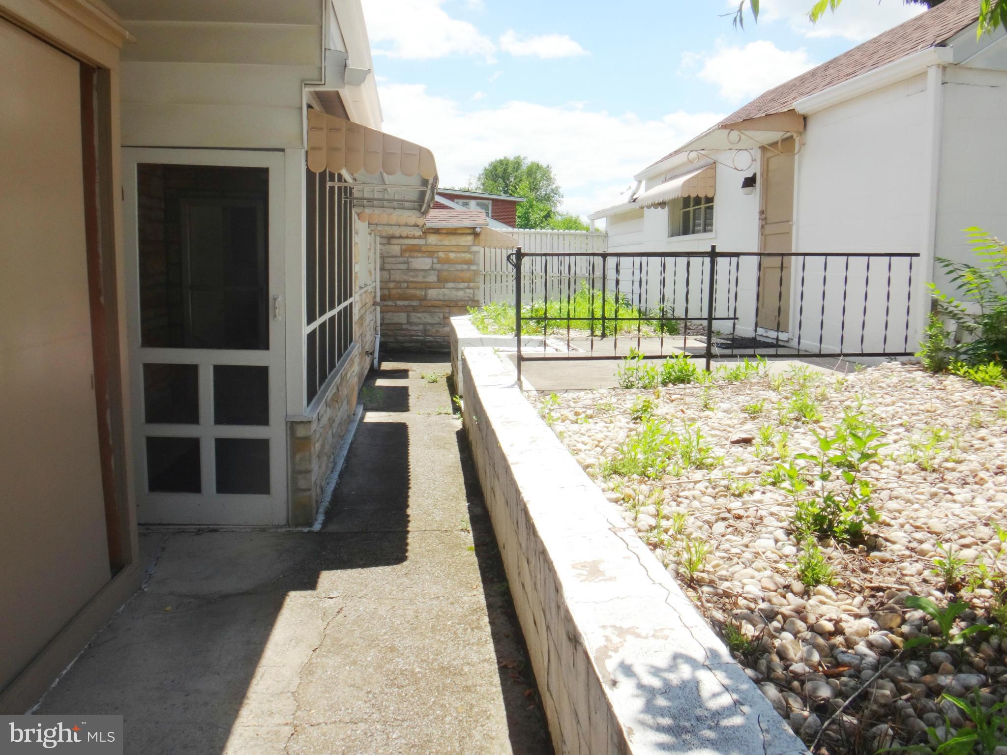 SOUTH END - Commercial Sale