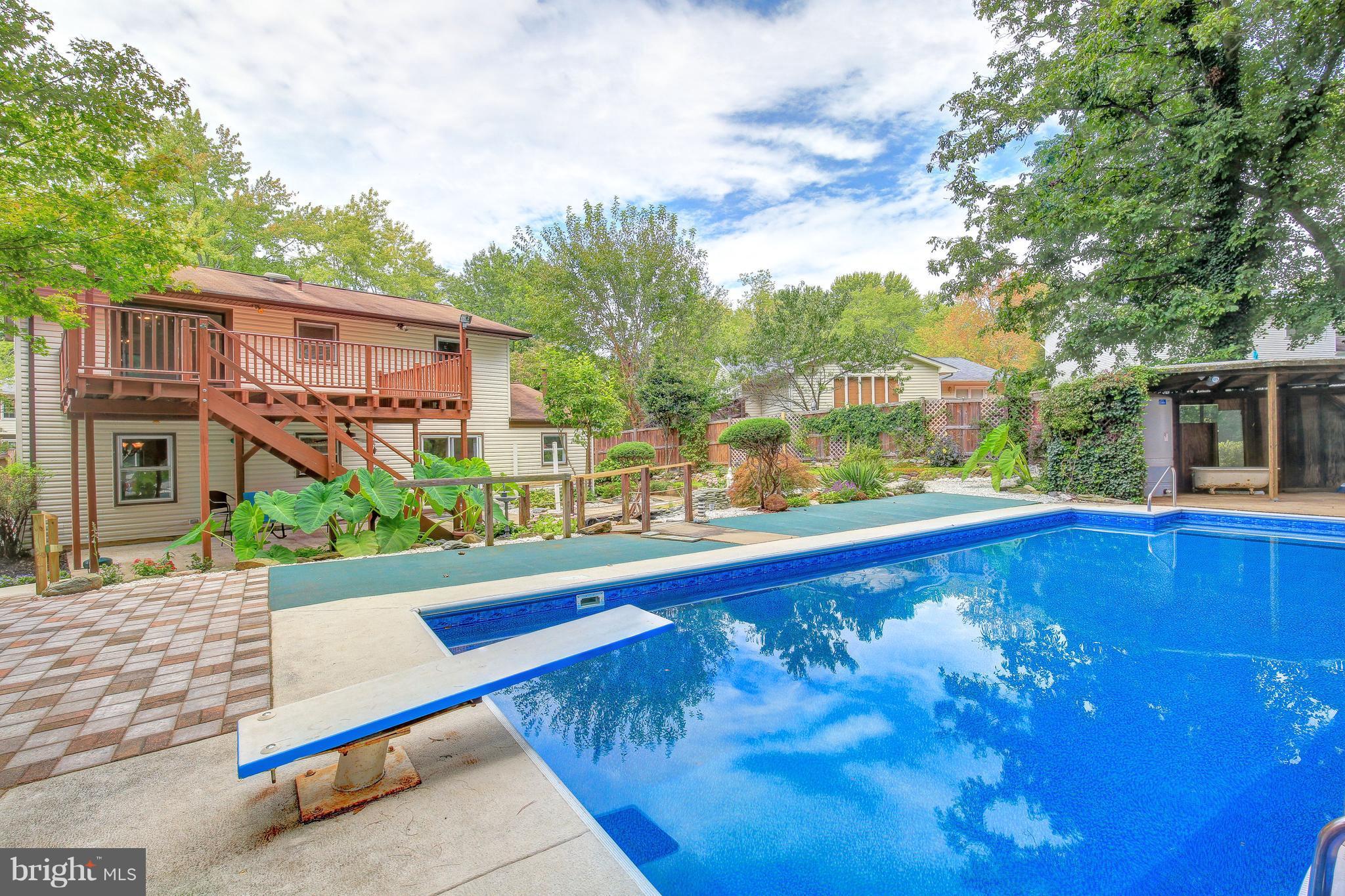 CROFTON MEADOWS - Residential