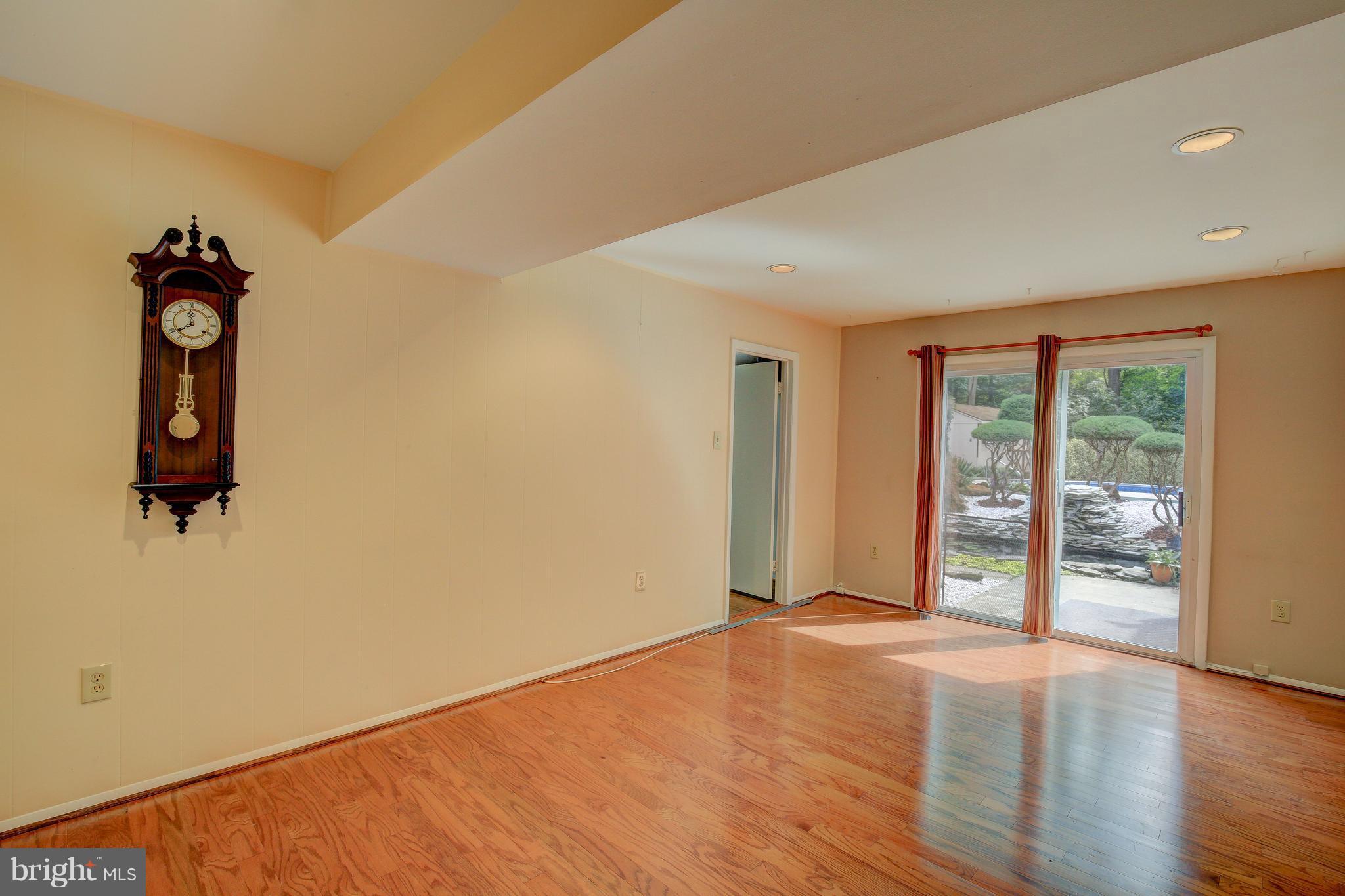 CROFTON MEADOWS - Residential