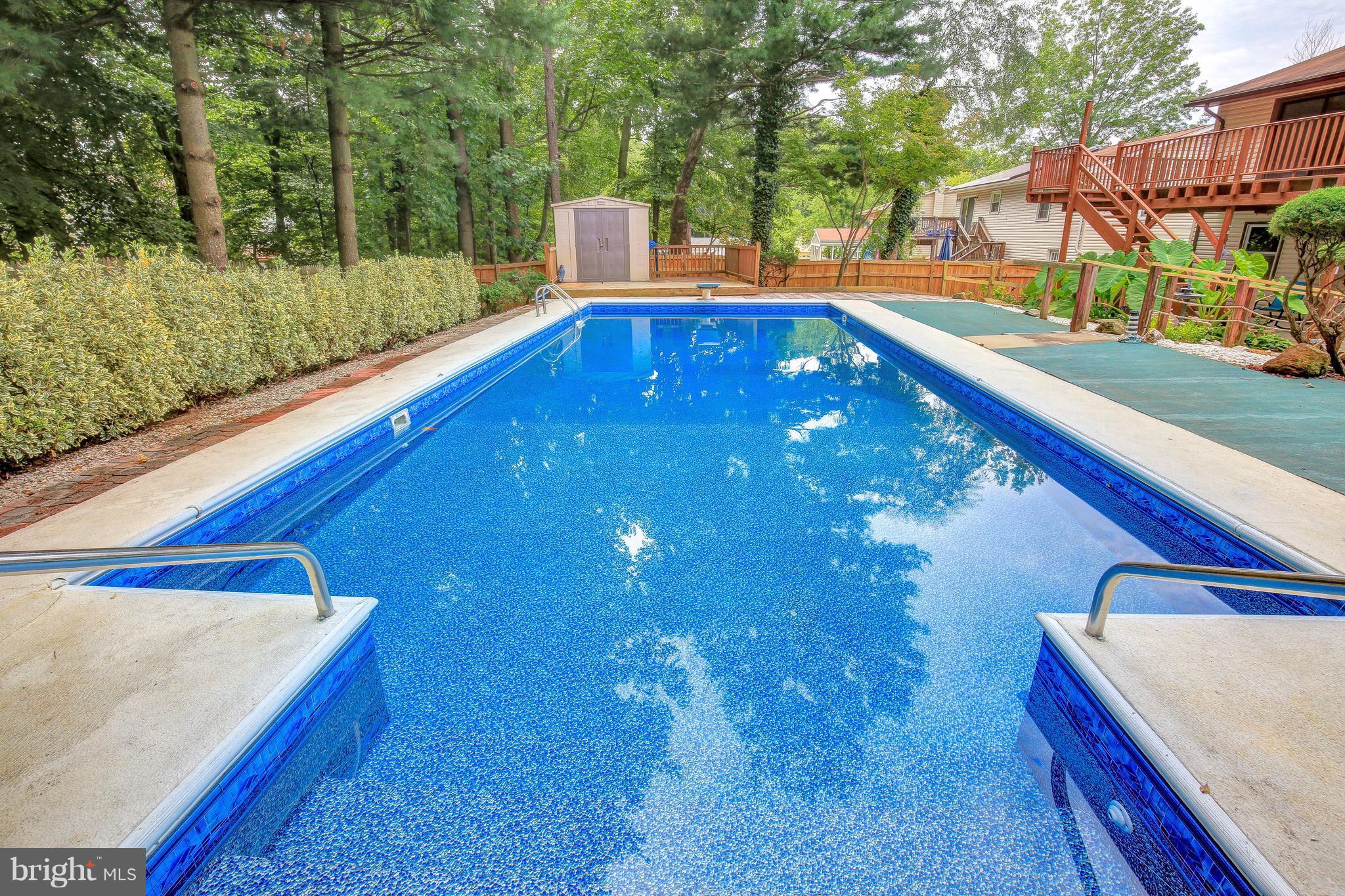 CROFTON MEADOWS - Residential