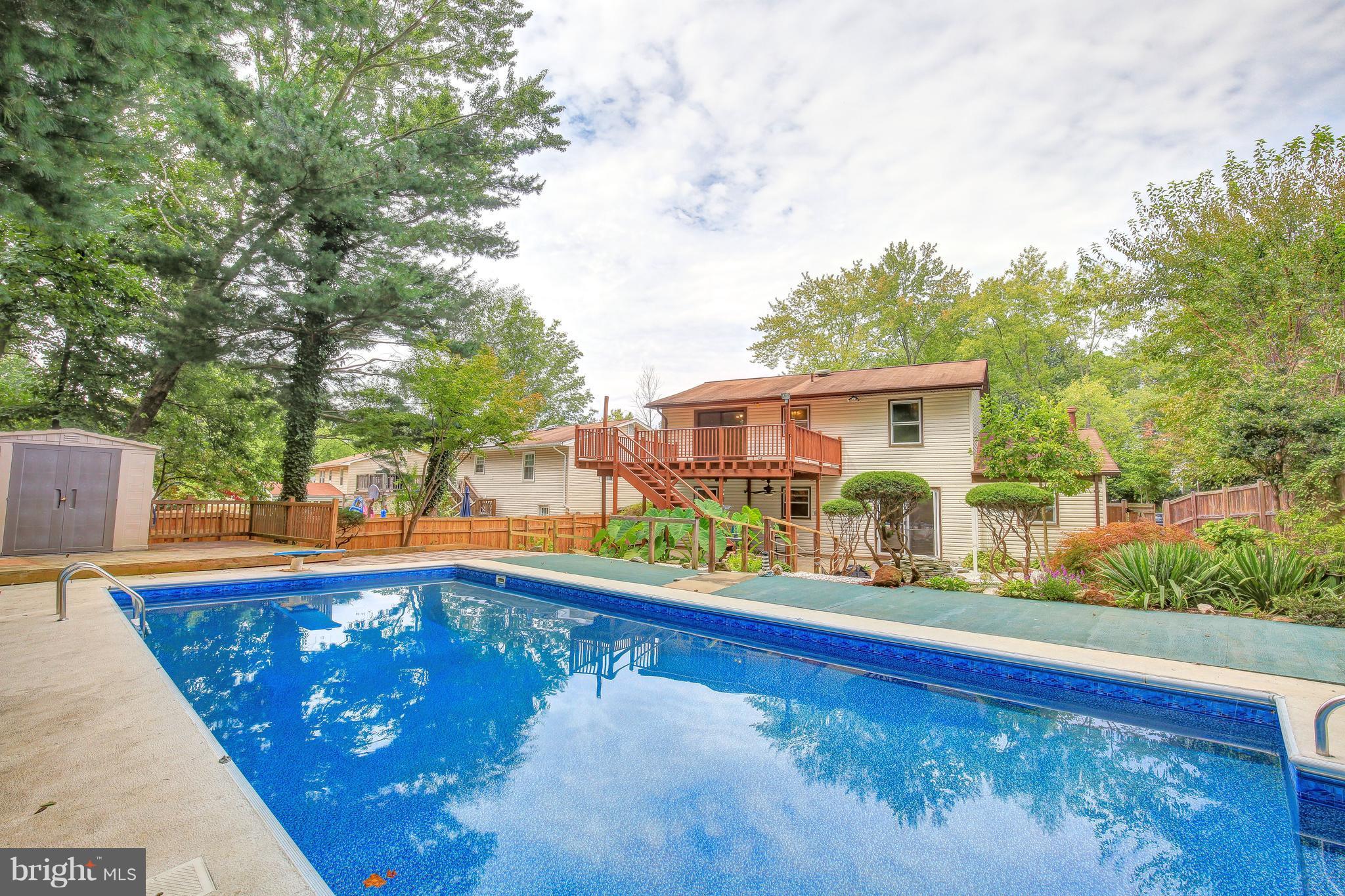 CROFTON MEADOWS - Residential