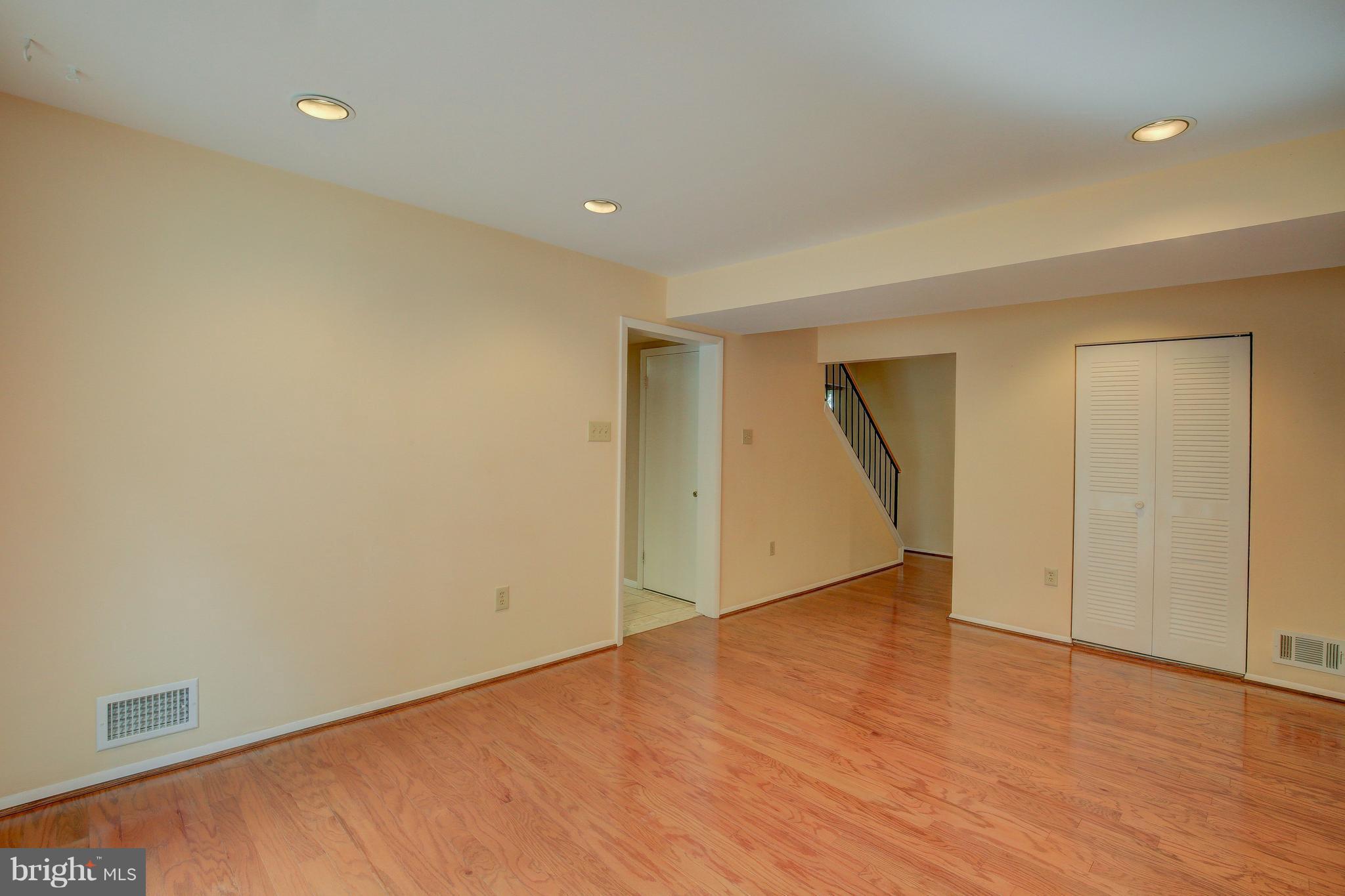 CROFTON MEADOWS - Residential