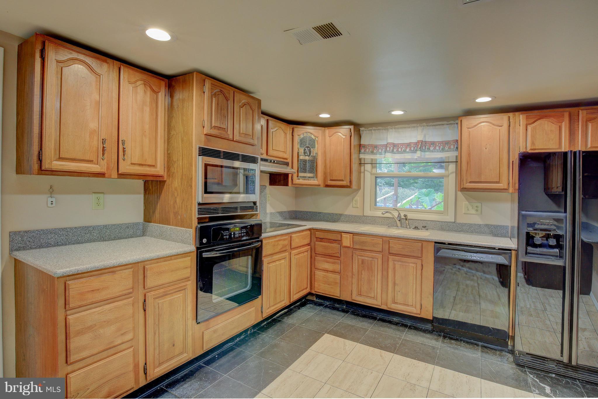 CROFTON MEADOWS - Residential