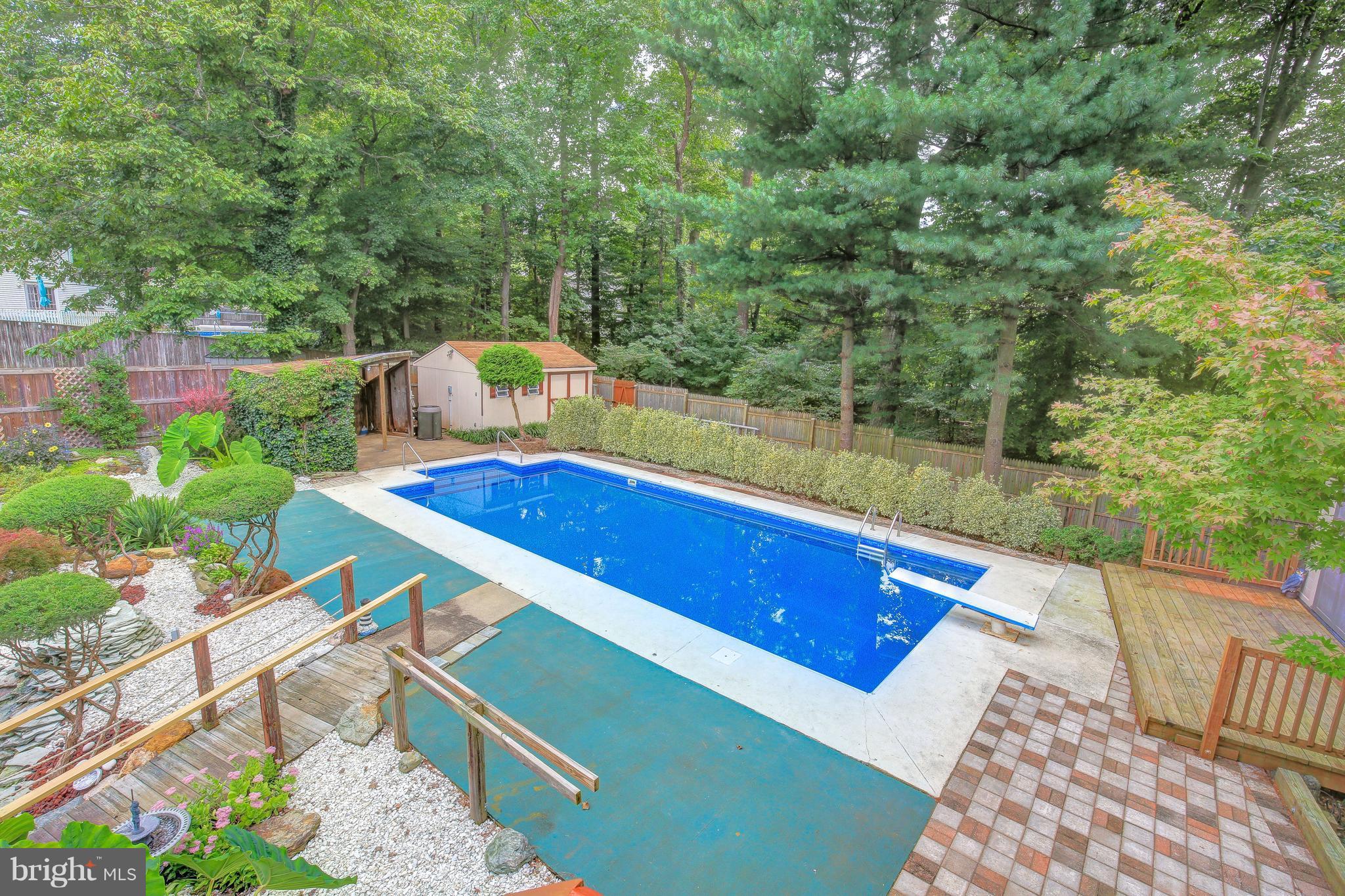 CROFTON MEADOWS - Residential