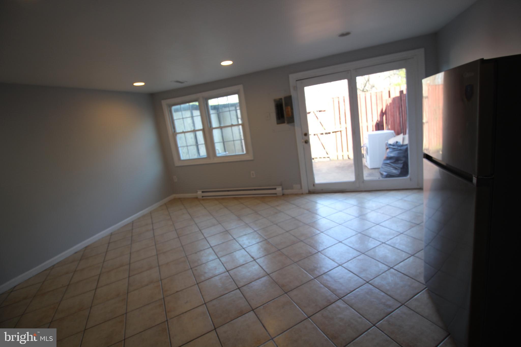 VILLAGE GATE - Residential