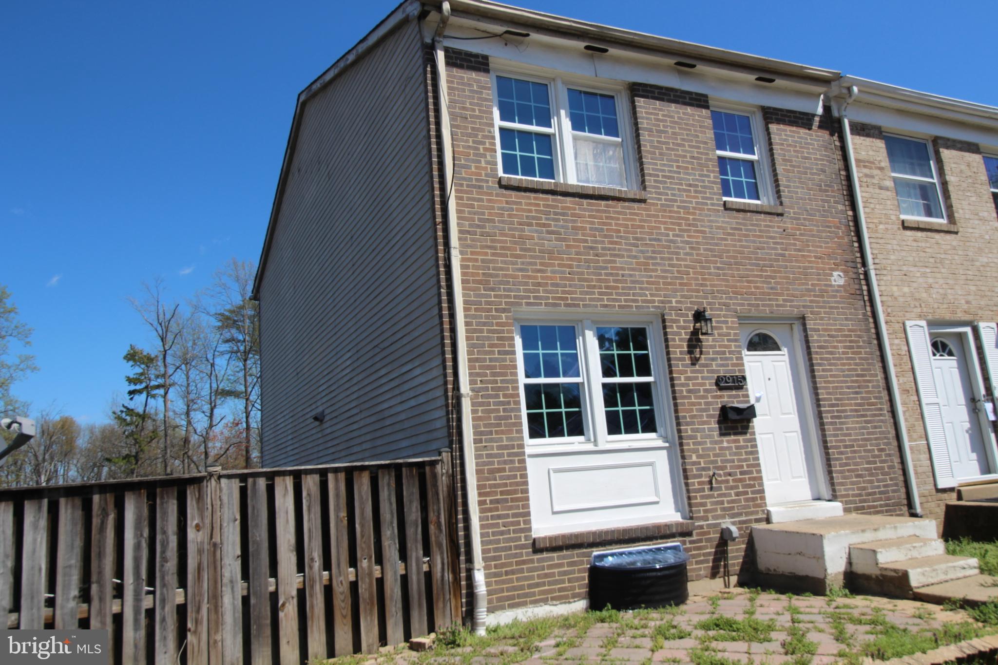 VILLAGE GATE - Residential