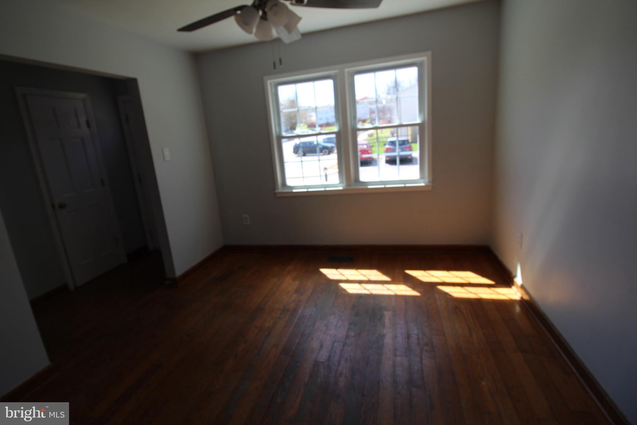 VILLAGE GATE - Residential