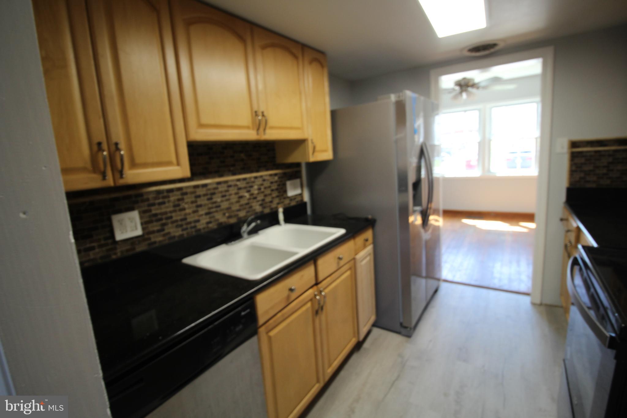 VILLAGE GATE - Residential