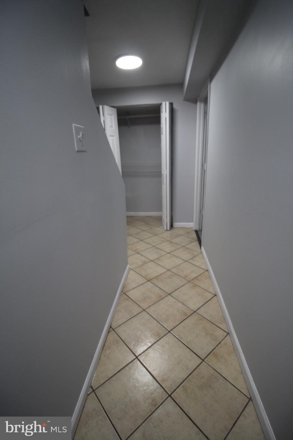 VILLAGE GATE - Residential