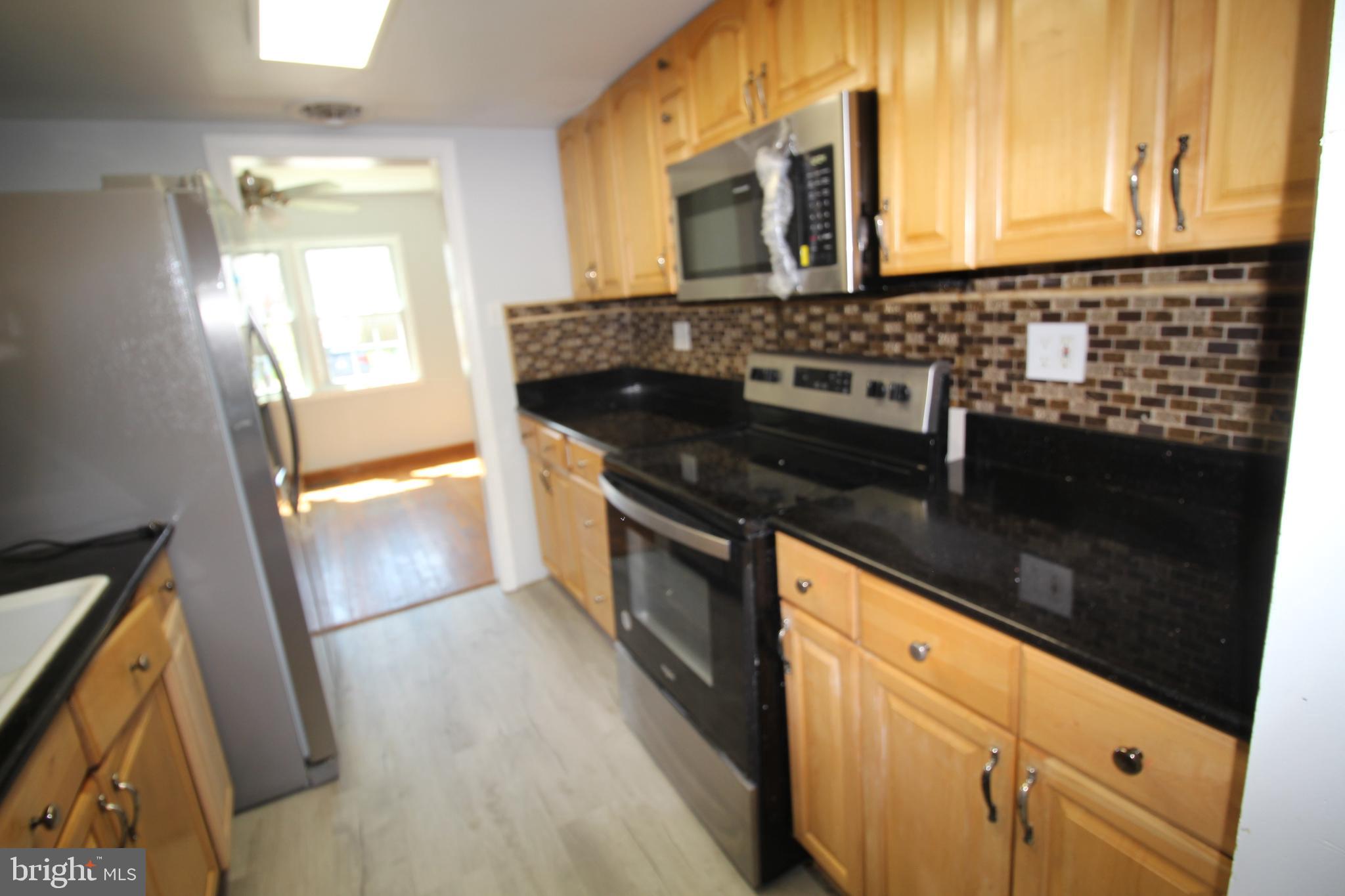 VILLAGE GATE - Residential