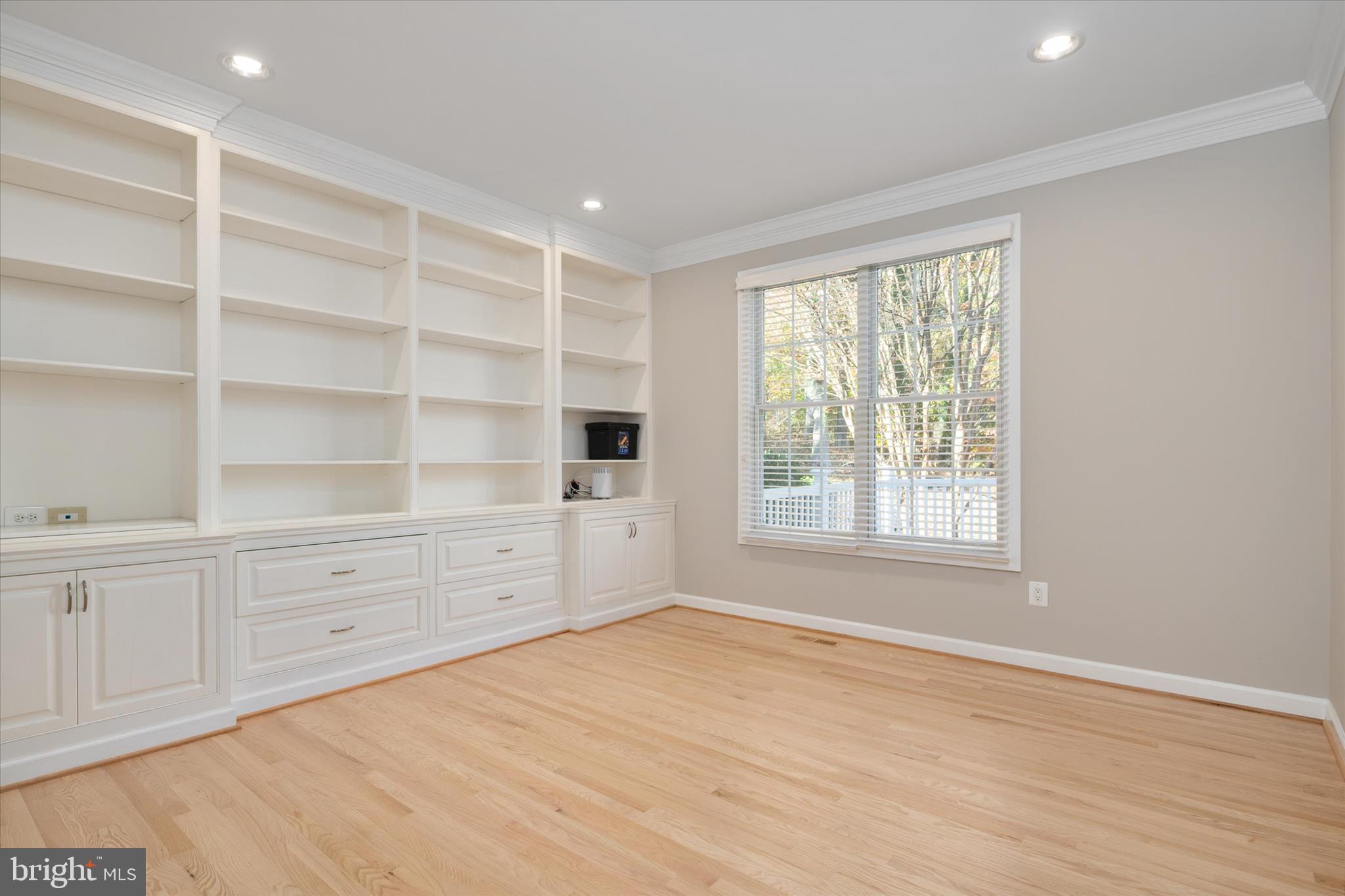 SHORE ACRES - Residential