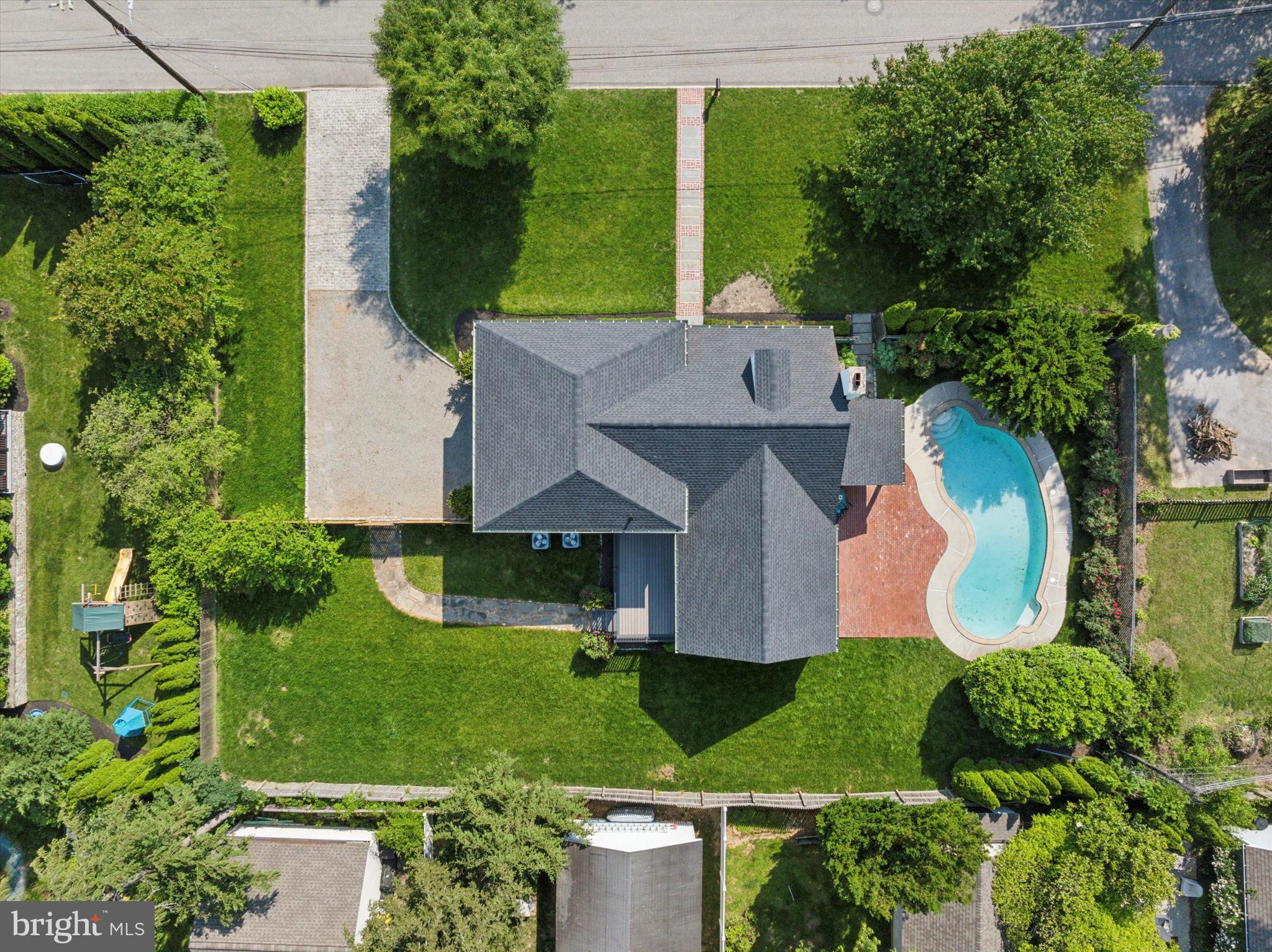 GLADWYNE - Residential