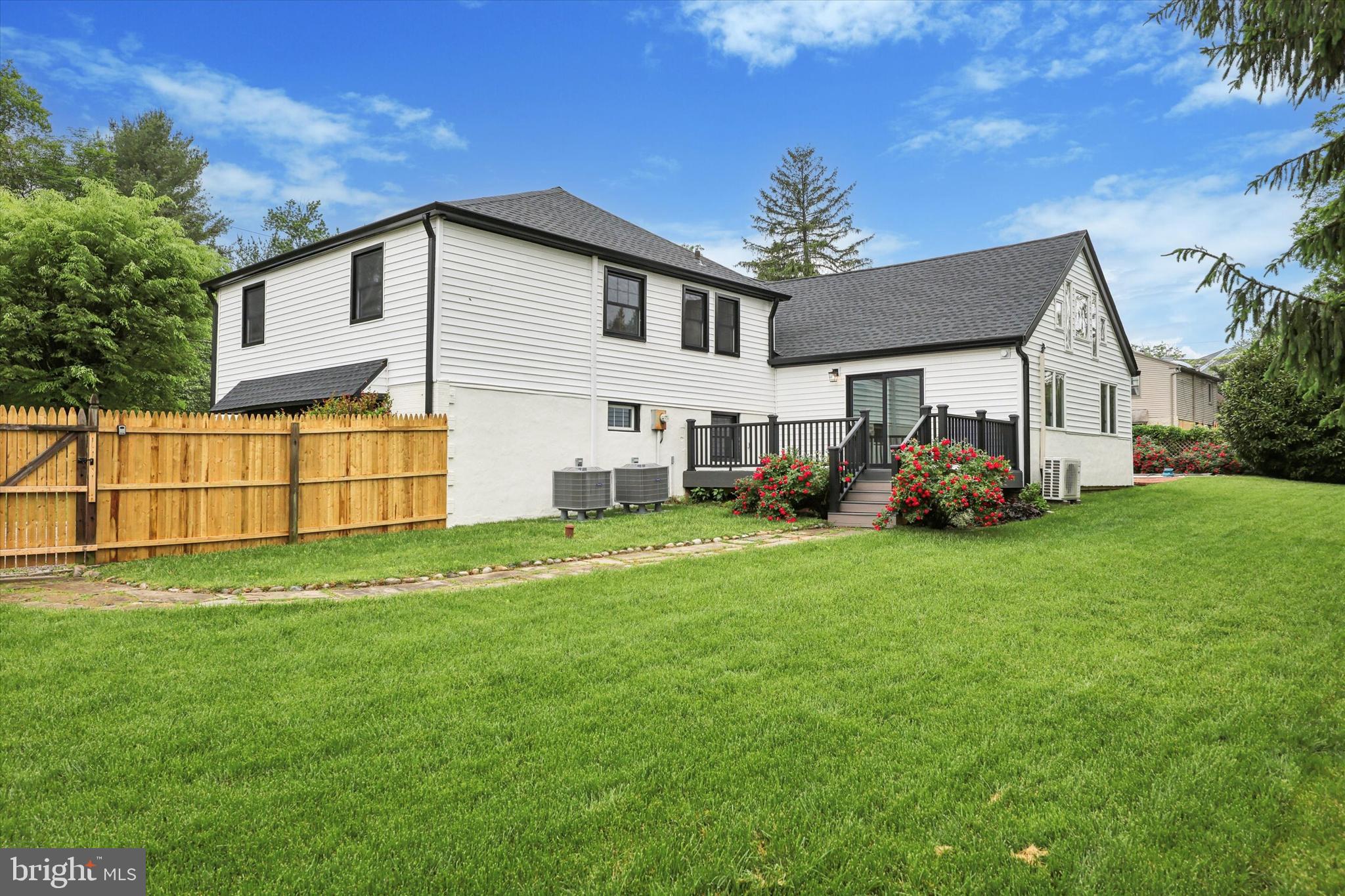 GLADWYNE - Residential