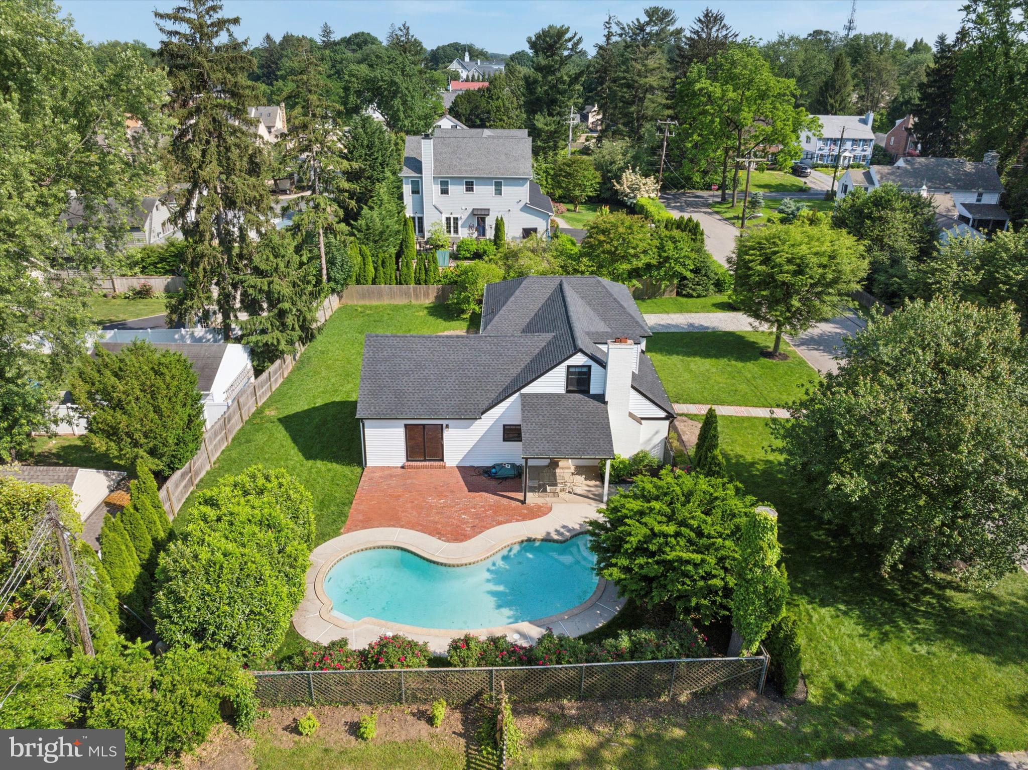 GLADWYNE - Residential