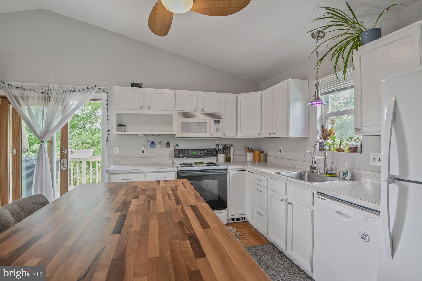 IDLEWILDE ON THE BAY - Residential