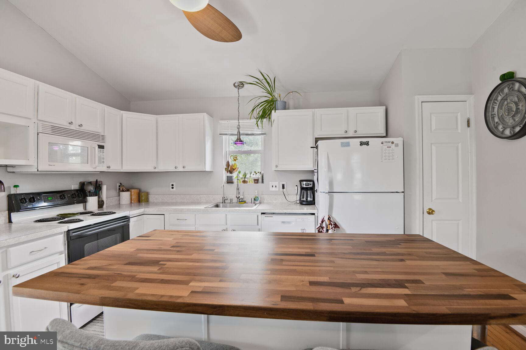 IDLEWILDE ON THE BAY - Residential