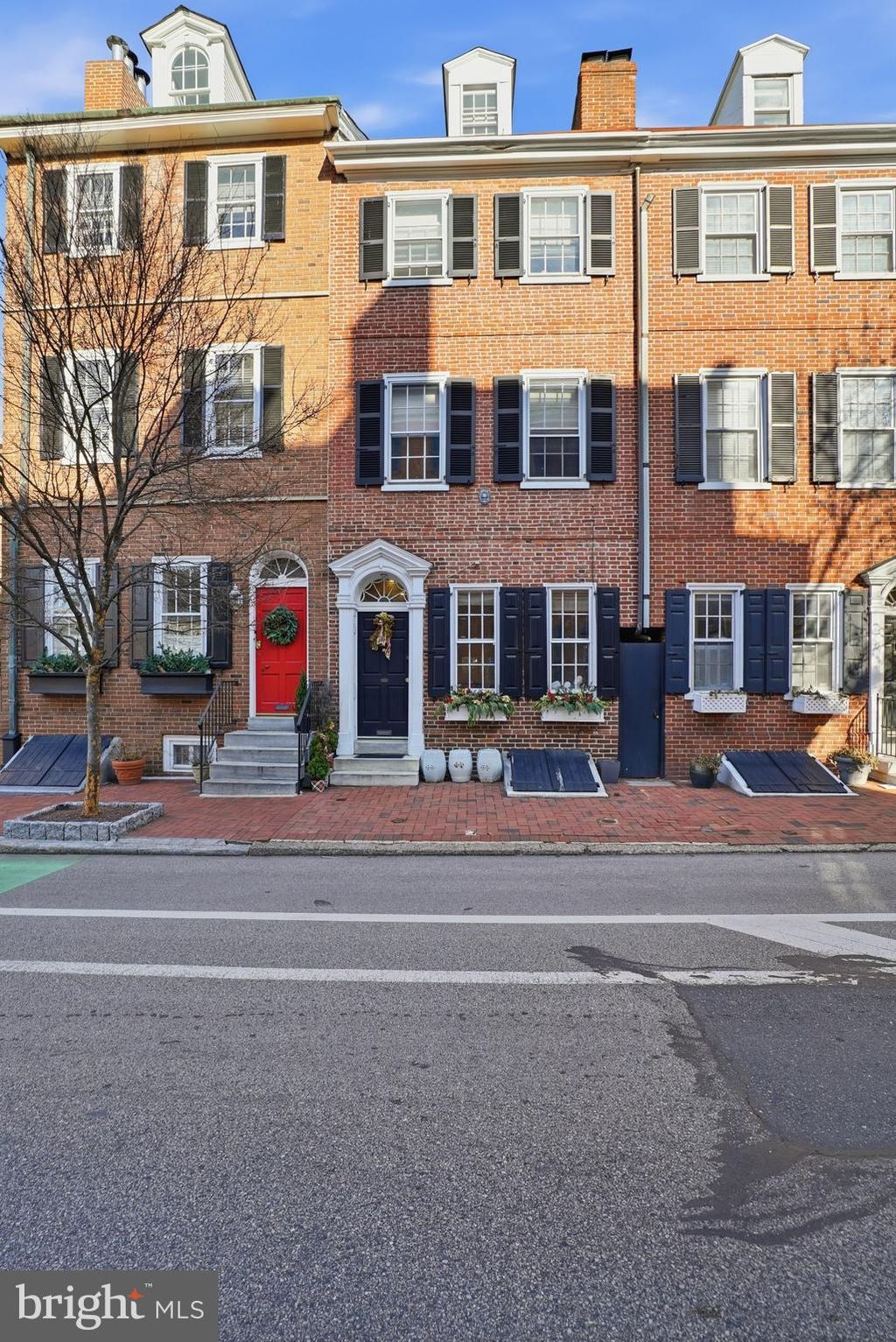 Photo of 131 Pine Street, PHILADELPHIA, PA 19106 (MLS # PAPH2572912)