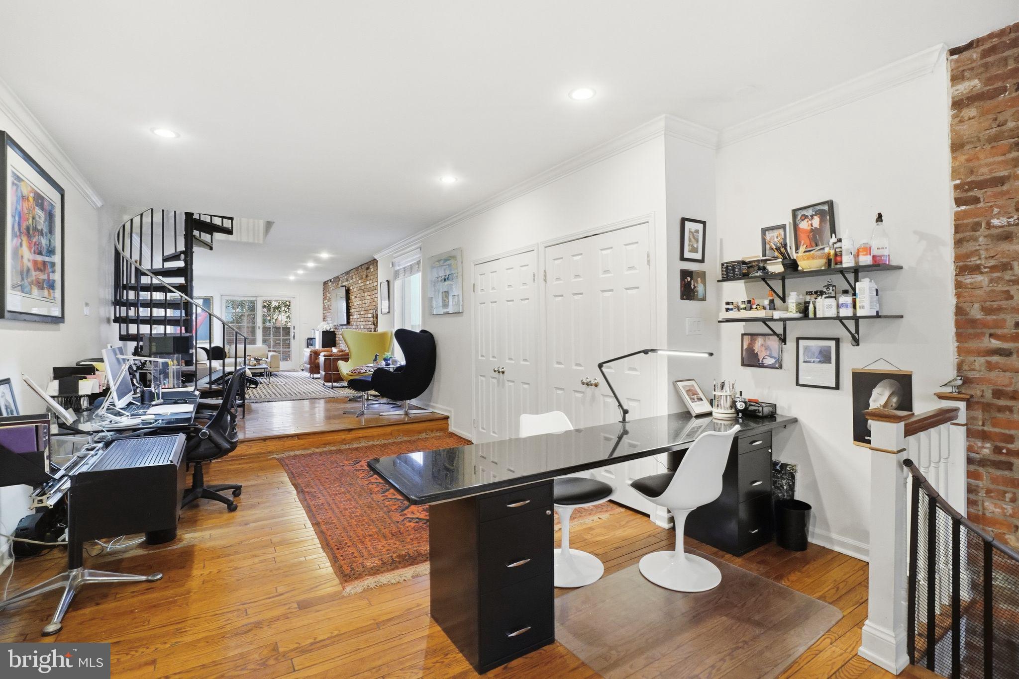 SOCIETY HILL - Residential