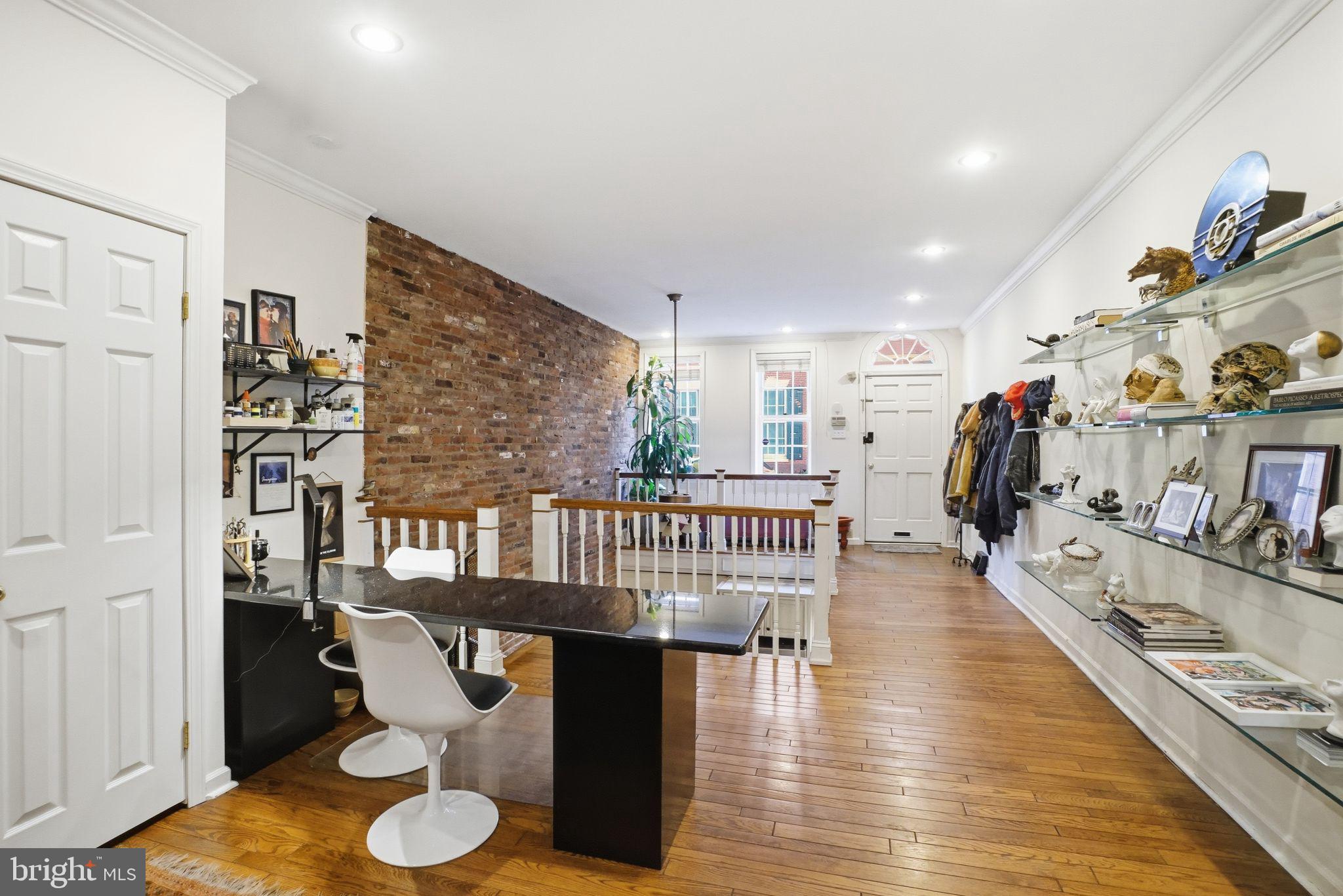 SOCIETY HILL - Residential