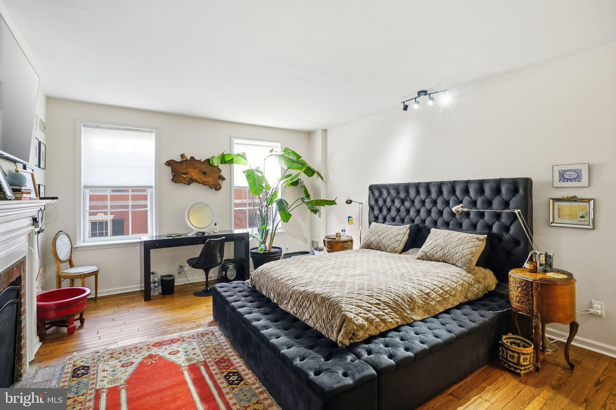 SOCIETY HILL - Residential