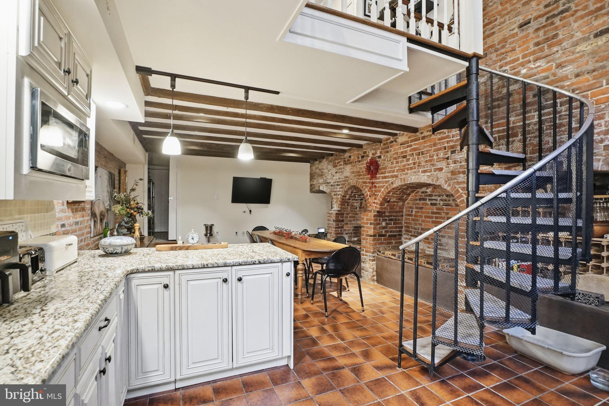 SOCIETY HILL - Residential