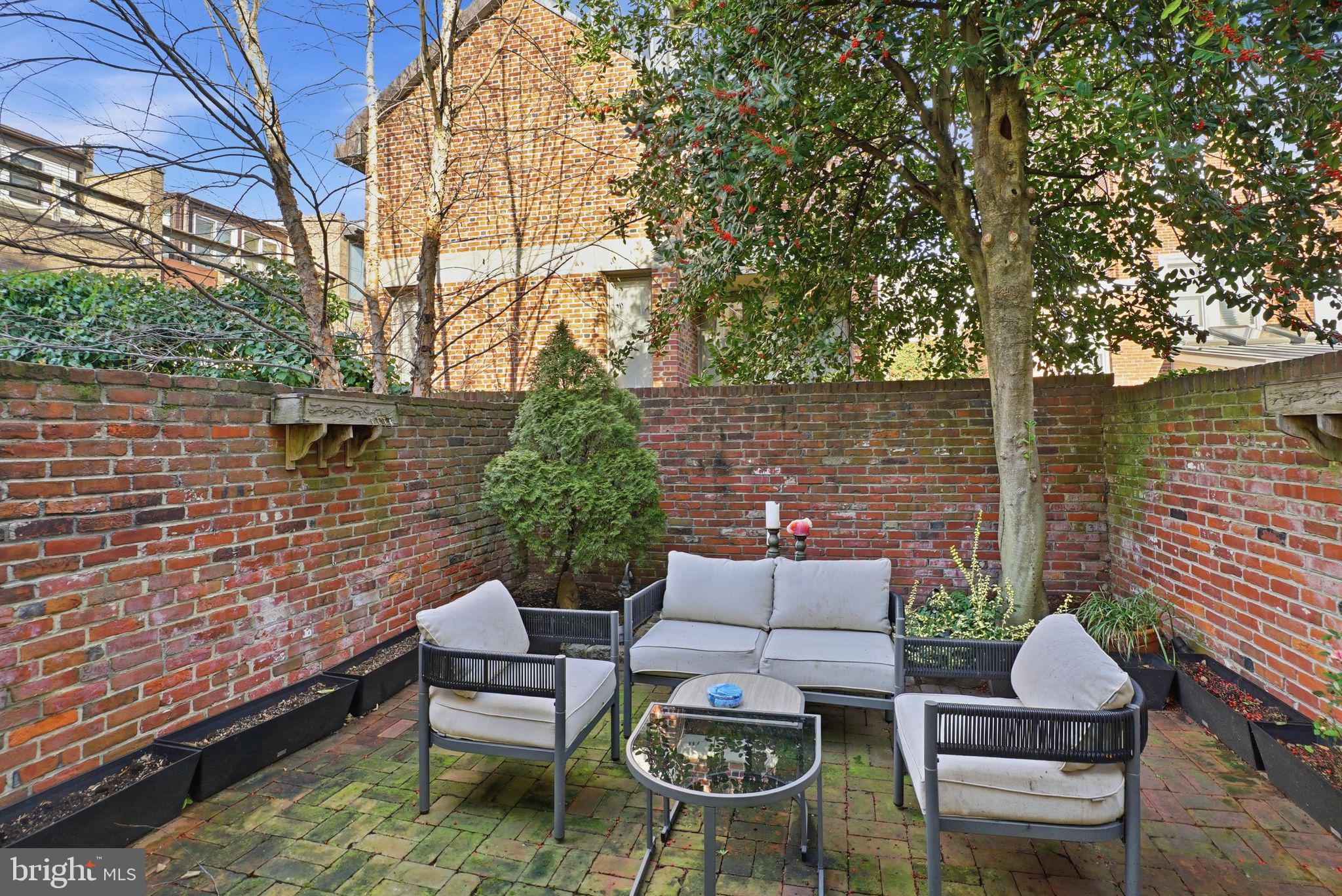 SOCIETY HILL - Residential