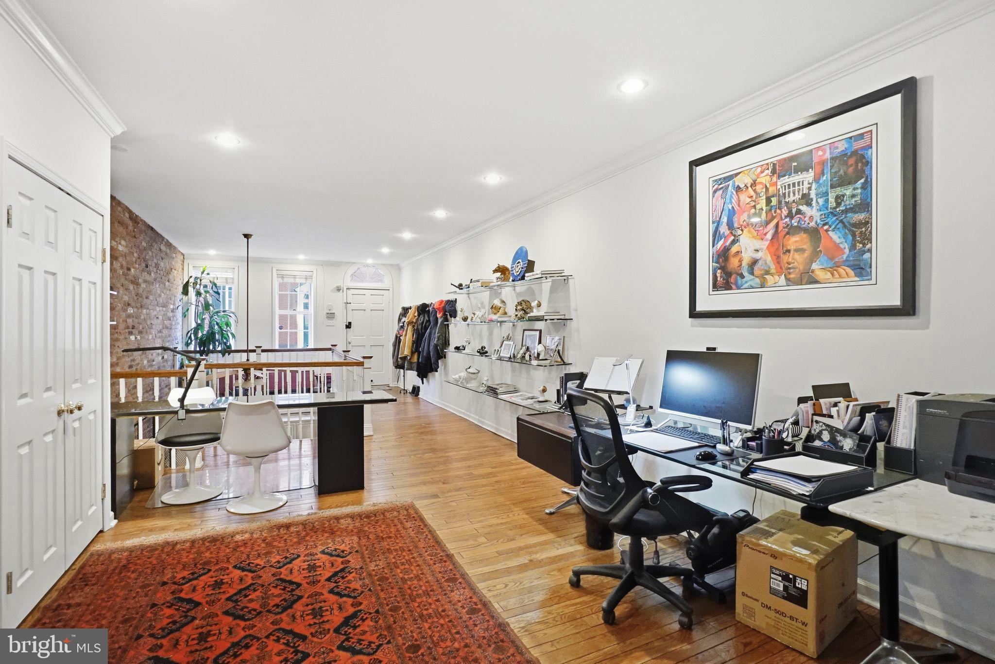 SOCIETY HILL - Residential