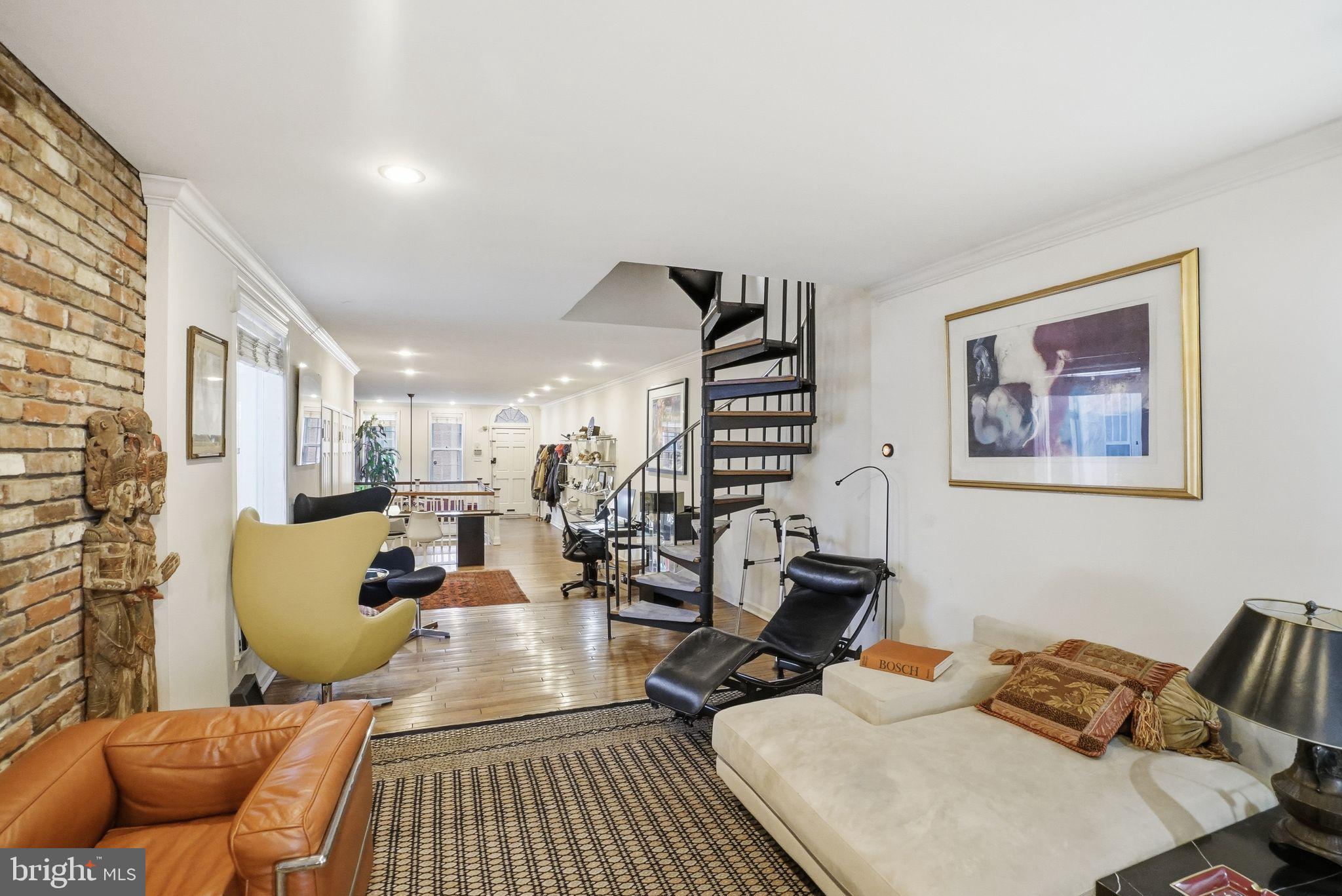 SOCIETY HILL - Residential