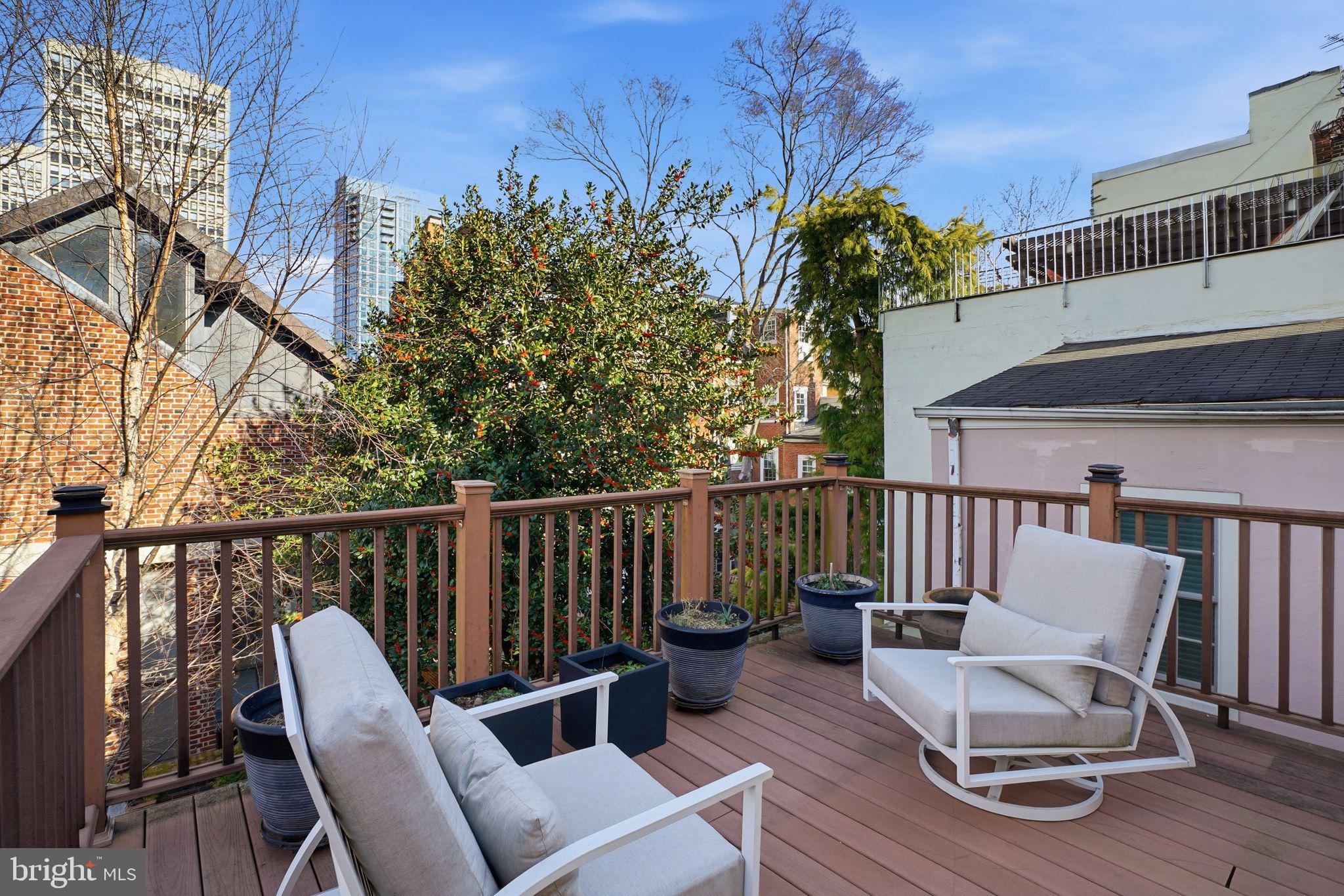 SOCIETY HILL - Residential