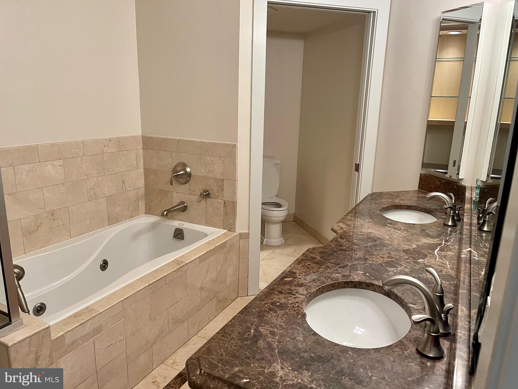 COURTHOUSE - Residential Lease