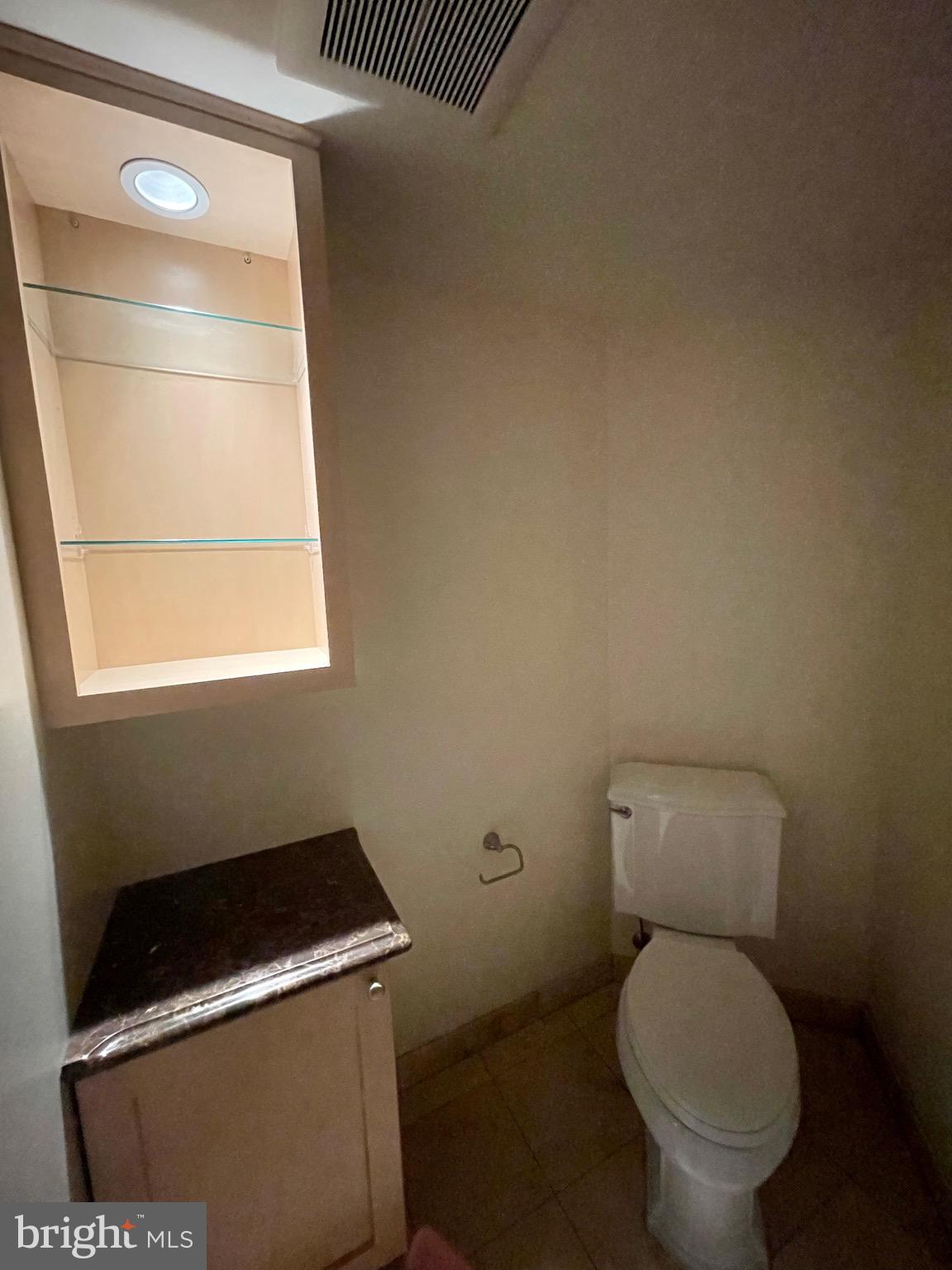 COURTHOUSE - Residential Lease