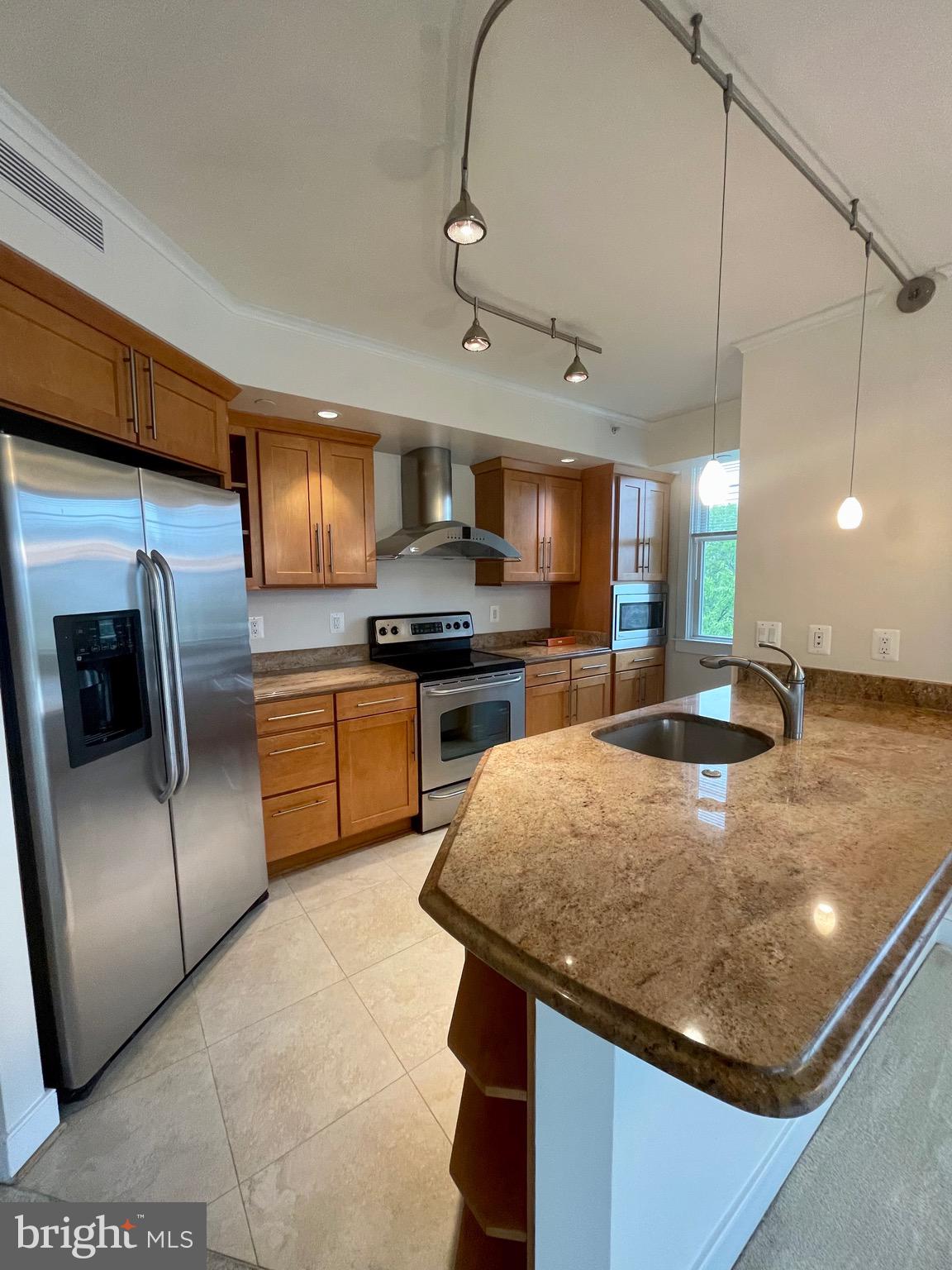 COURTHOUSE - Residential Lease