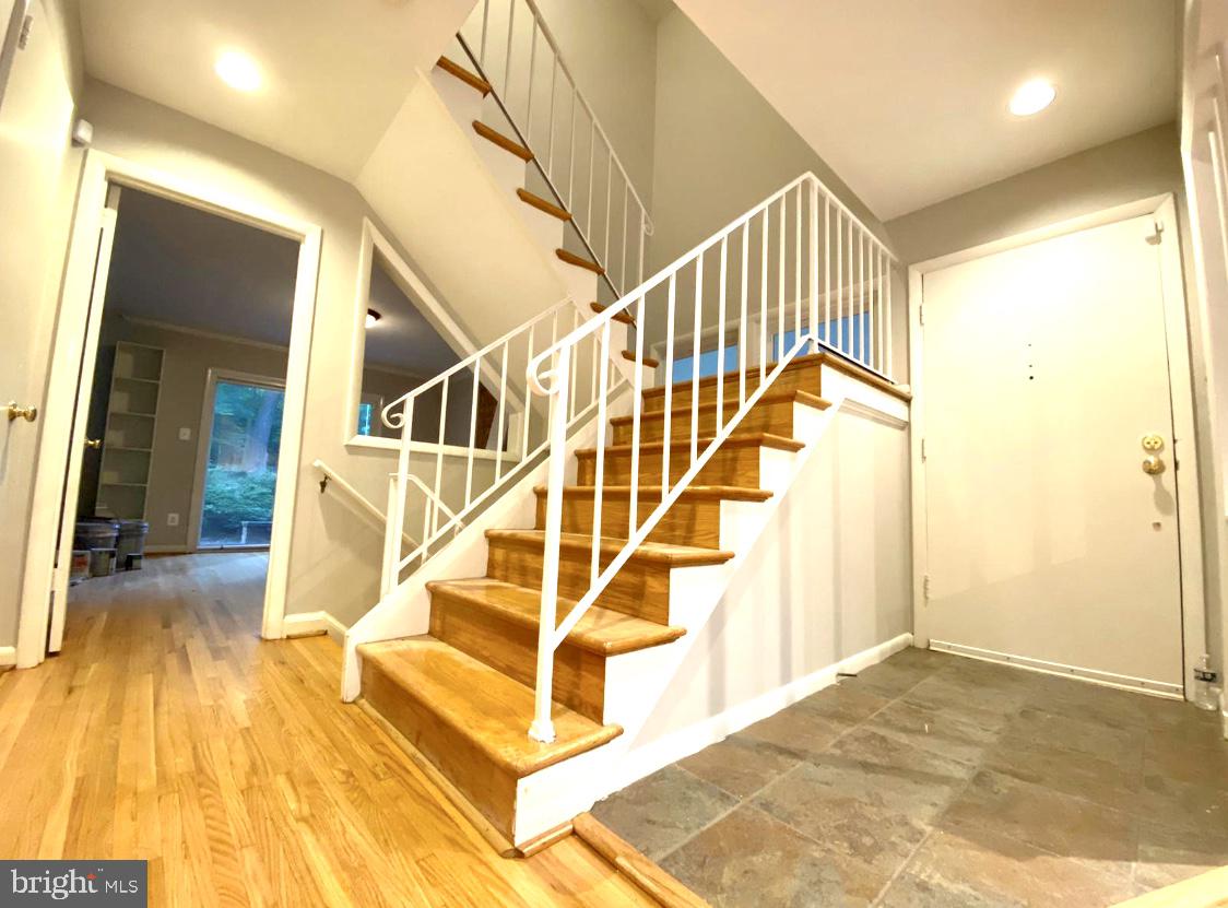 RESTON - Residential