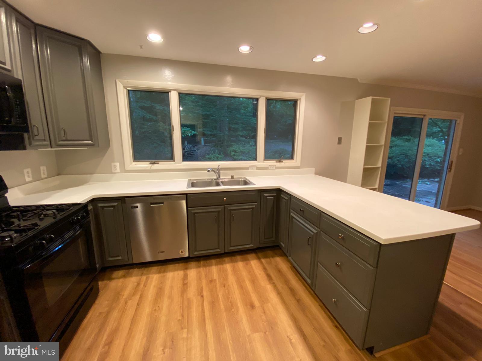 RESTON - Residential