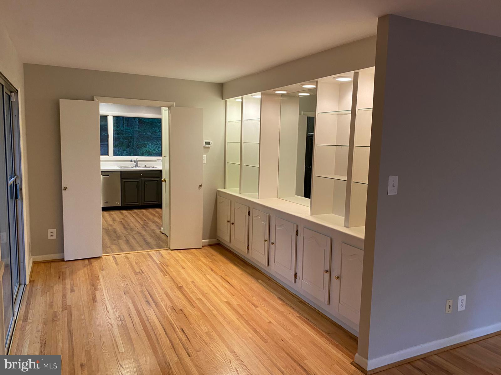 RESTON - Residential