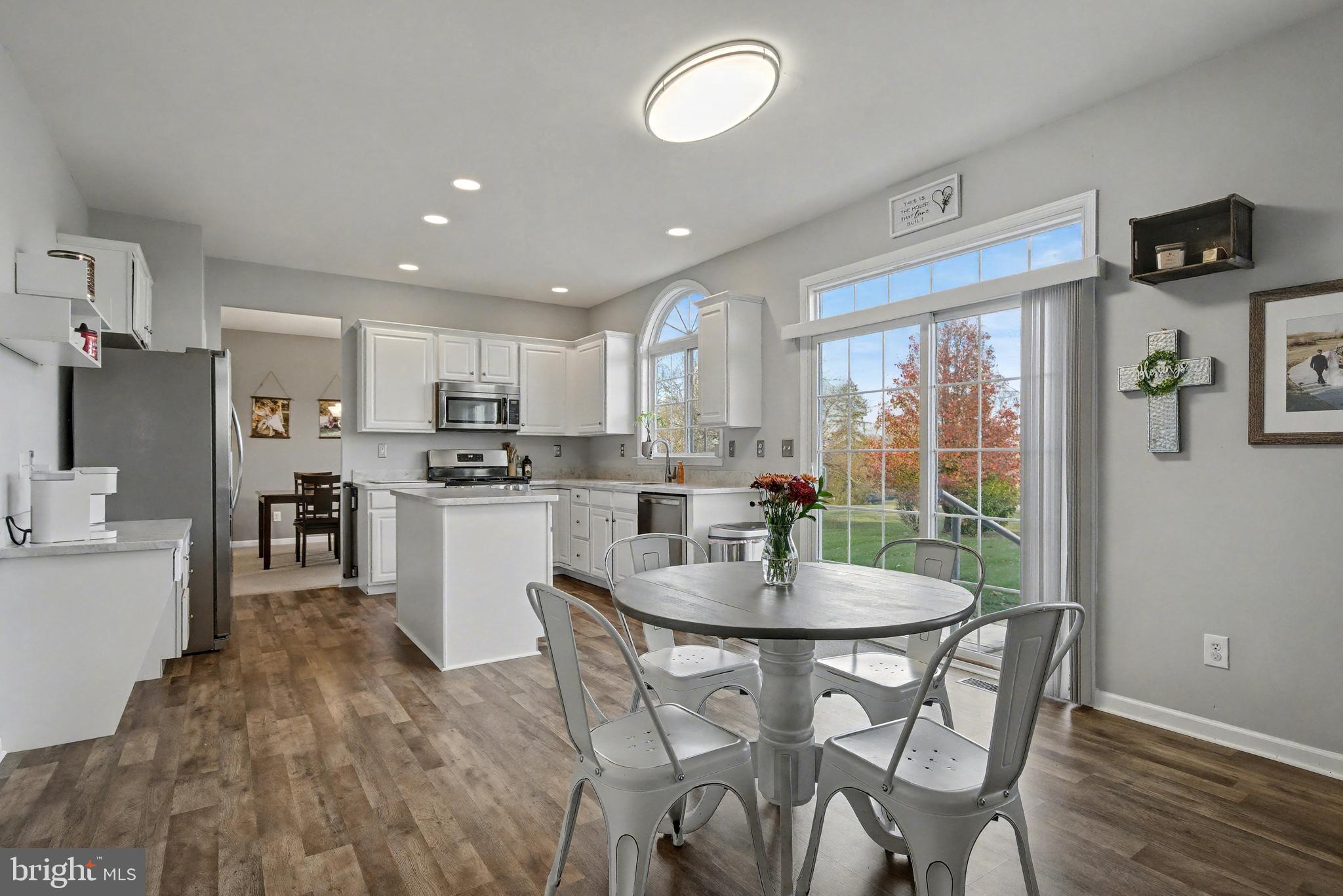 FAIRBROOK - Residential