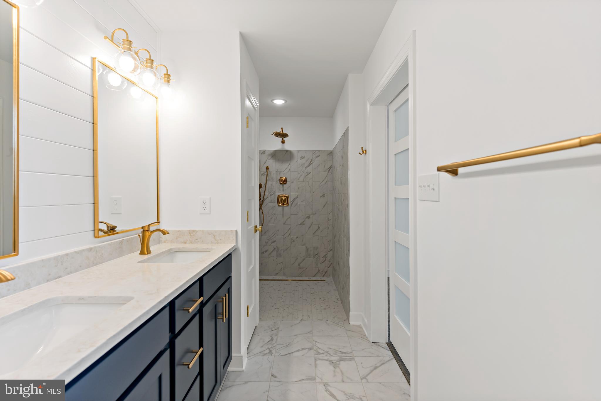 THE WOODS - Residential