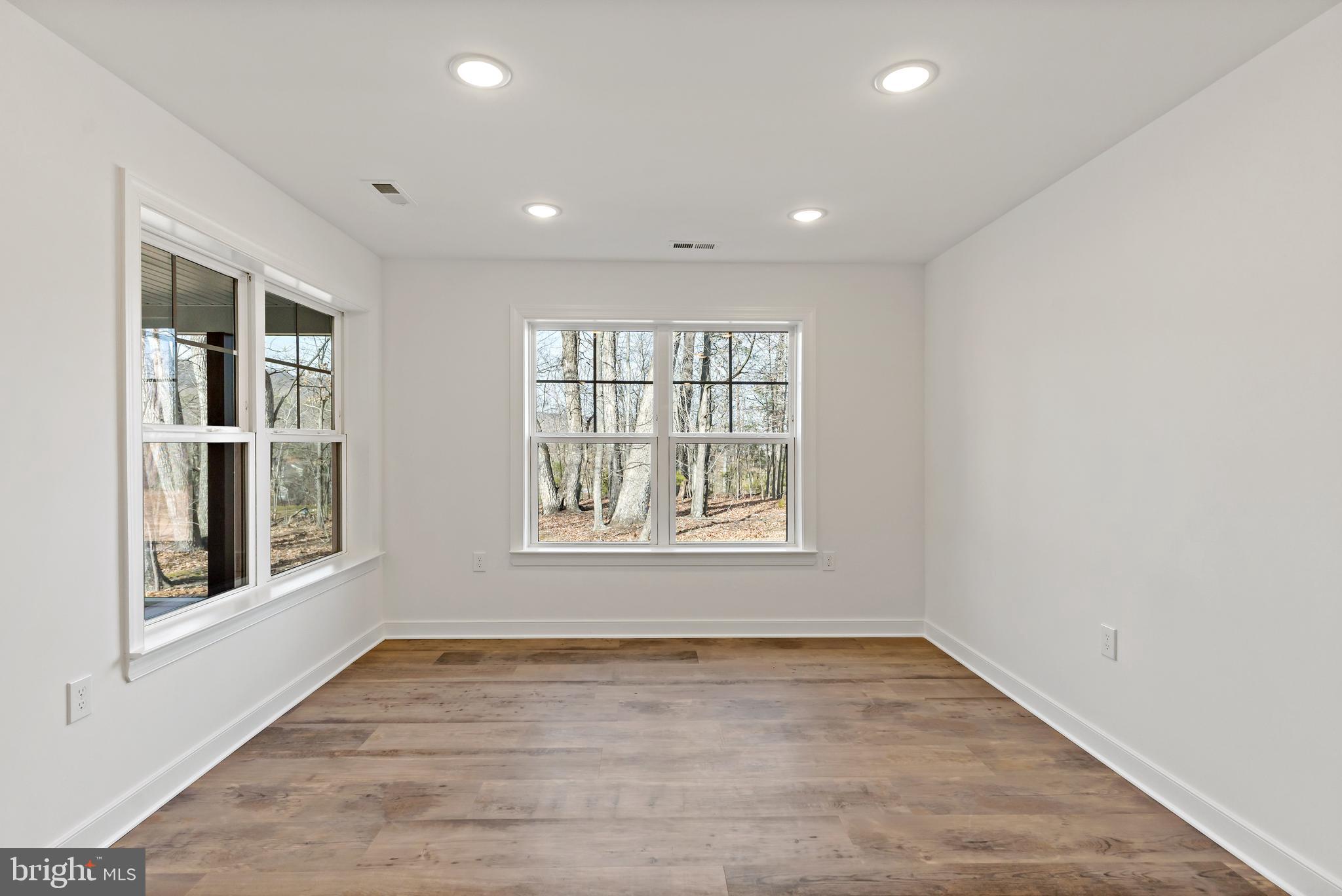 THE WOODS - Residential