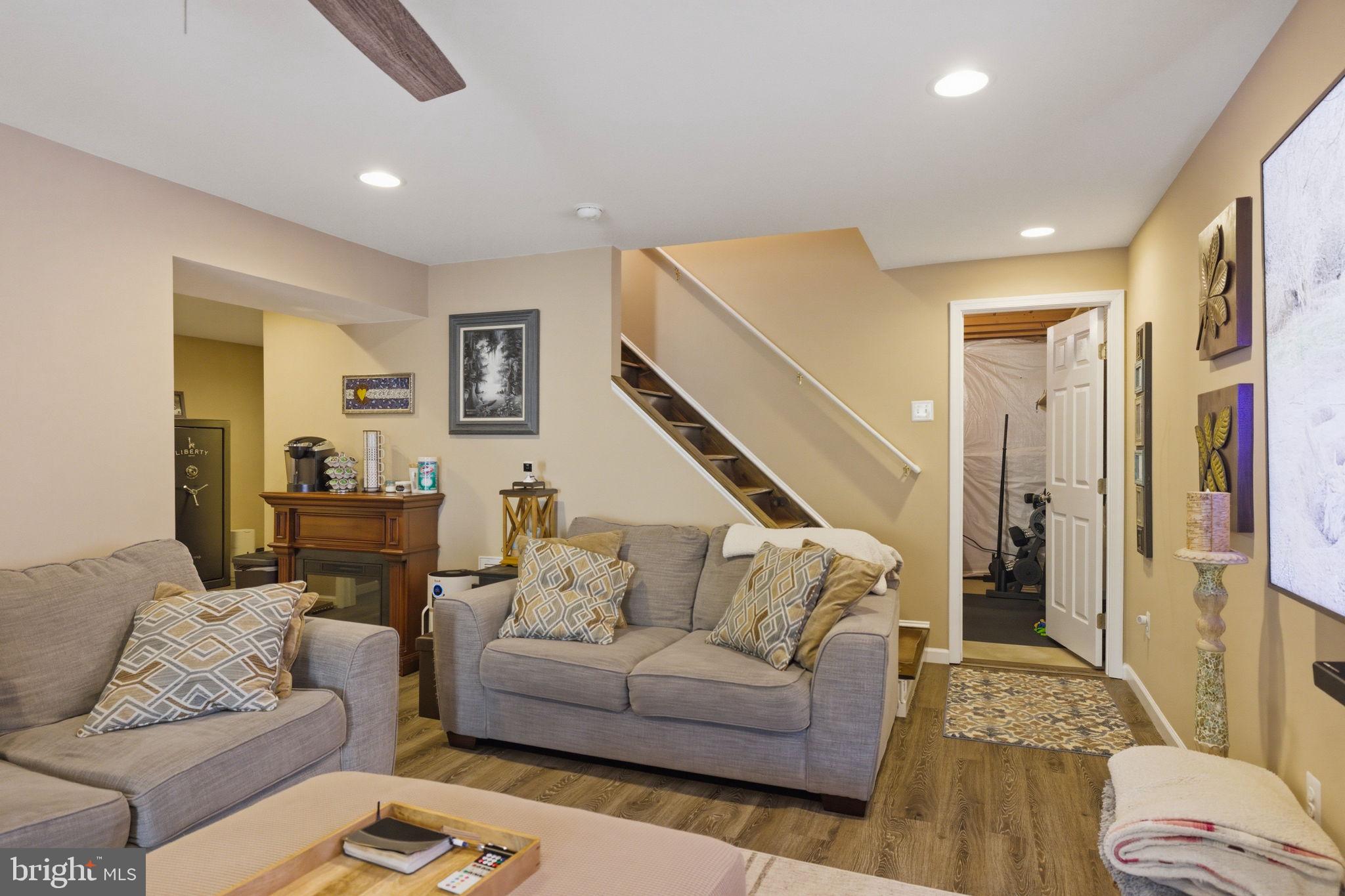 OAK HILL - Residential