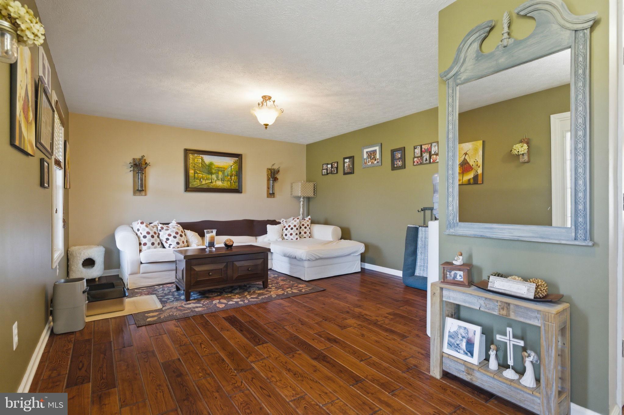 OAK HILL - Residential