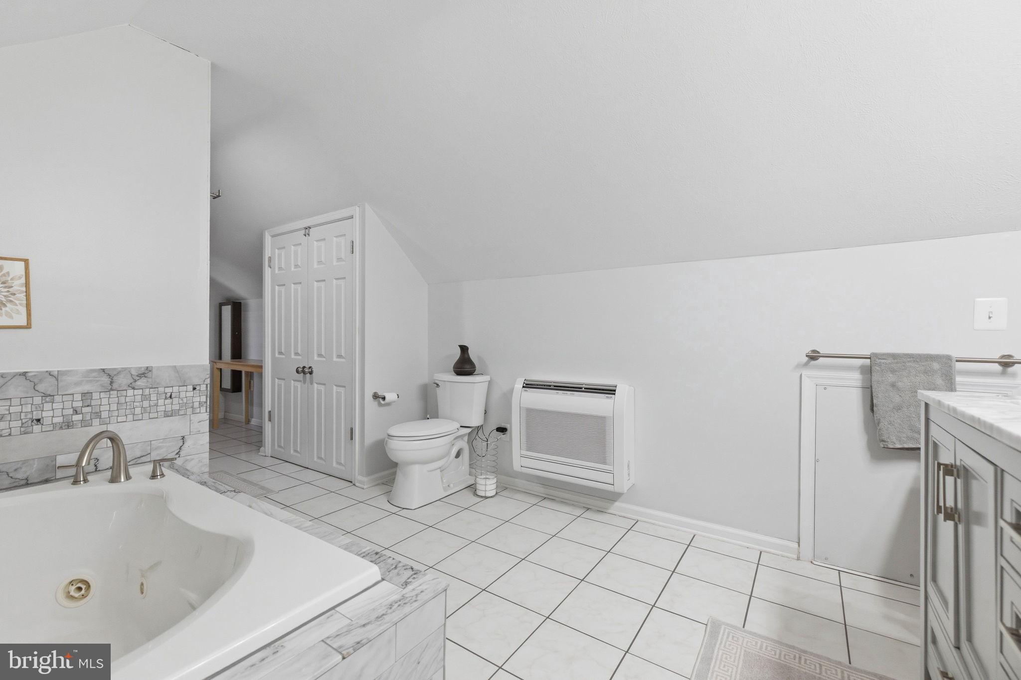 OAK HILL - Residential