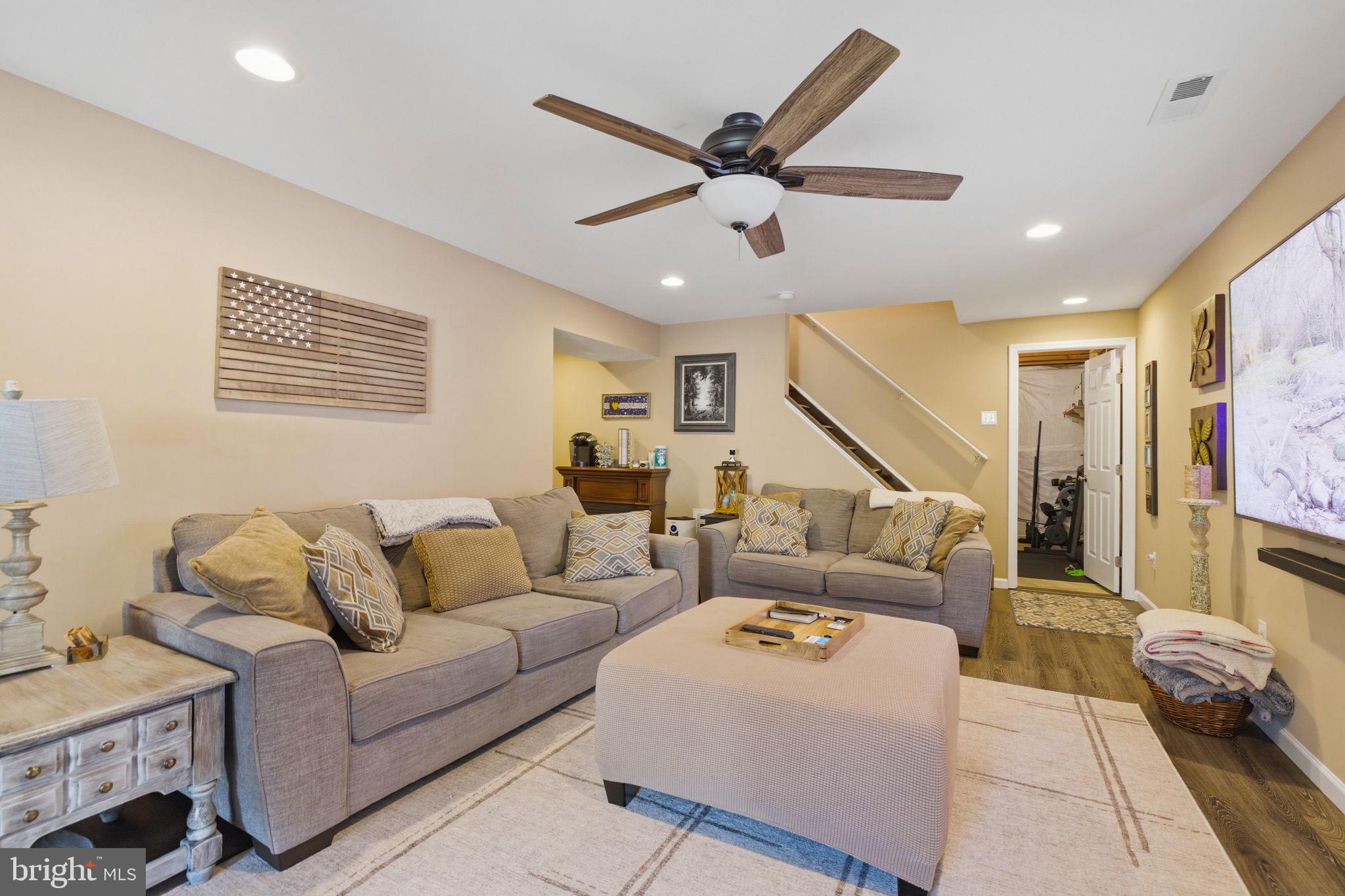 OAK HILL - Residential