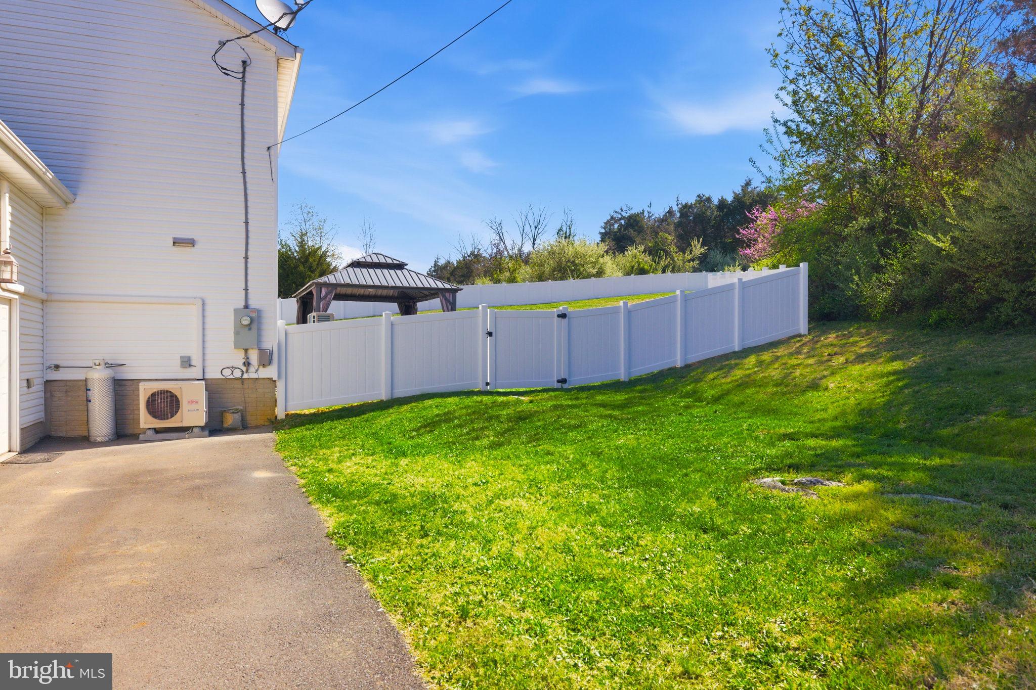 OAK HILL - Residential