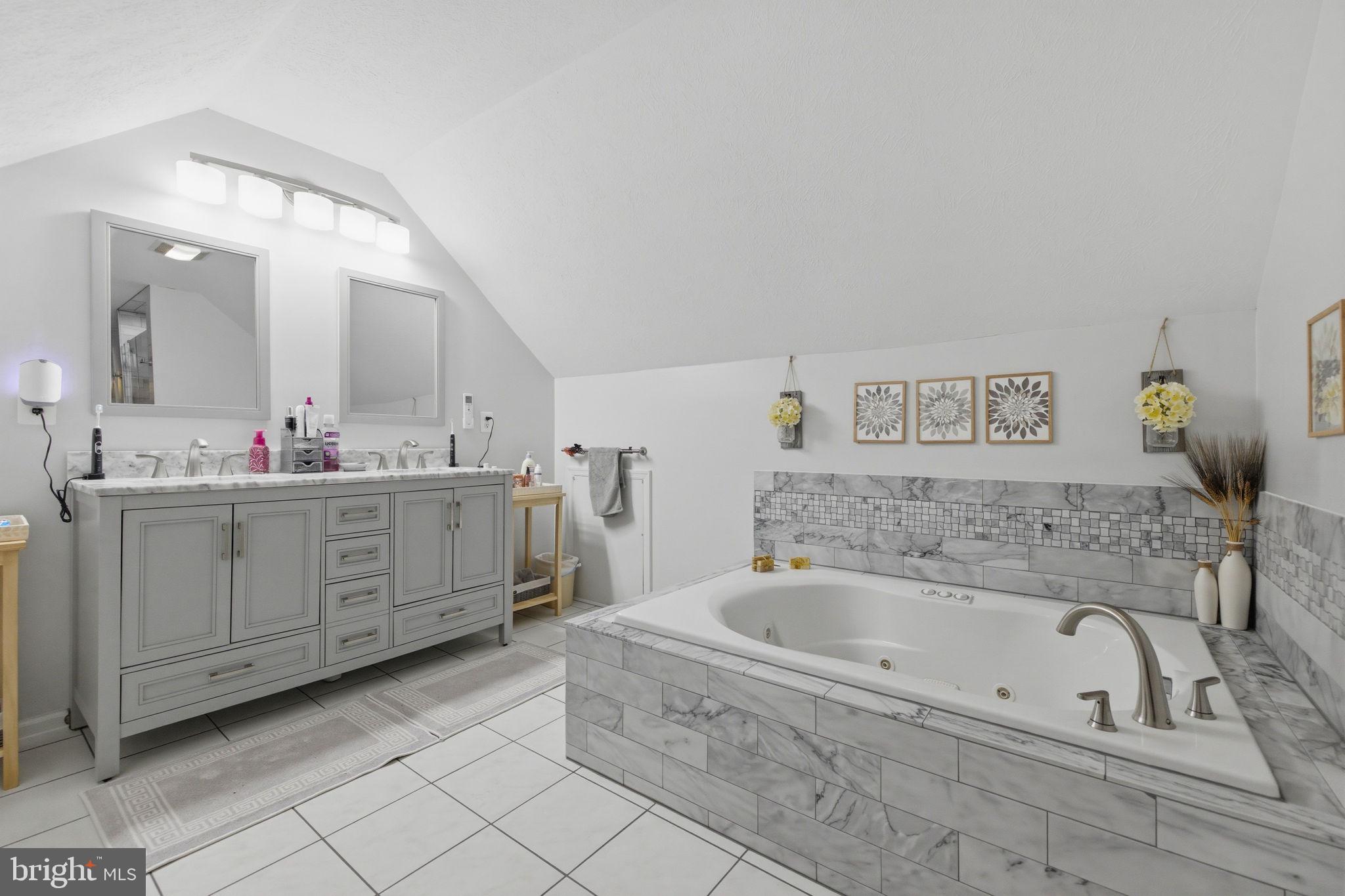 OAK HILL - Residential